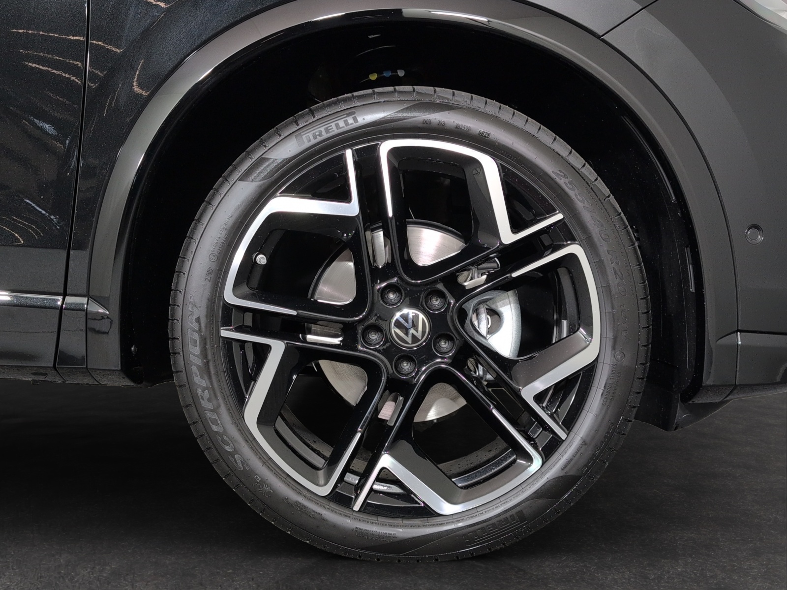 VW Tiguan 1.5 TSI evo2 mHEV R-Line DSG-image-4