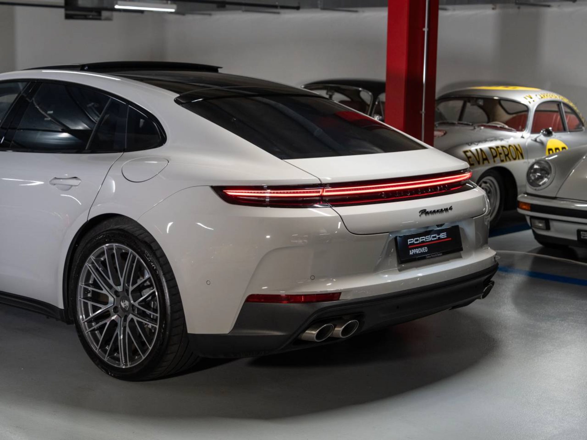 PORSCHE Panamera 4 E-Hybrid-image-23
