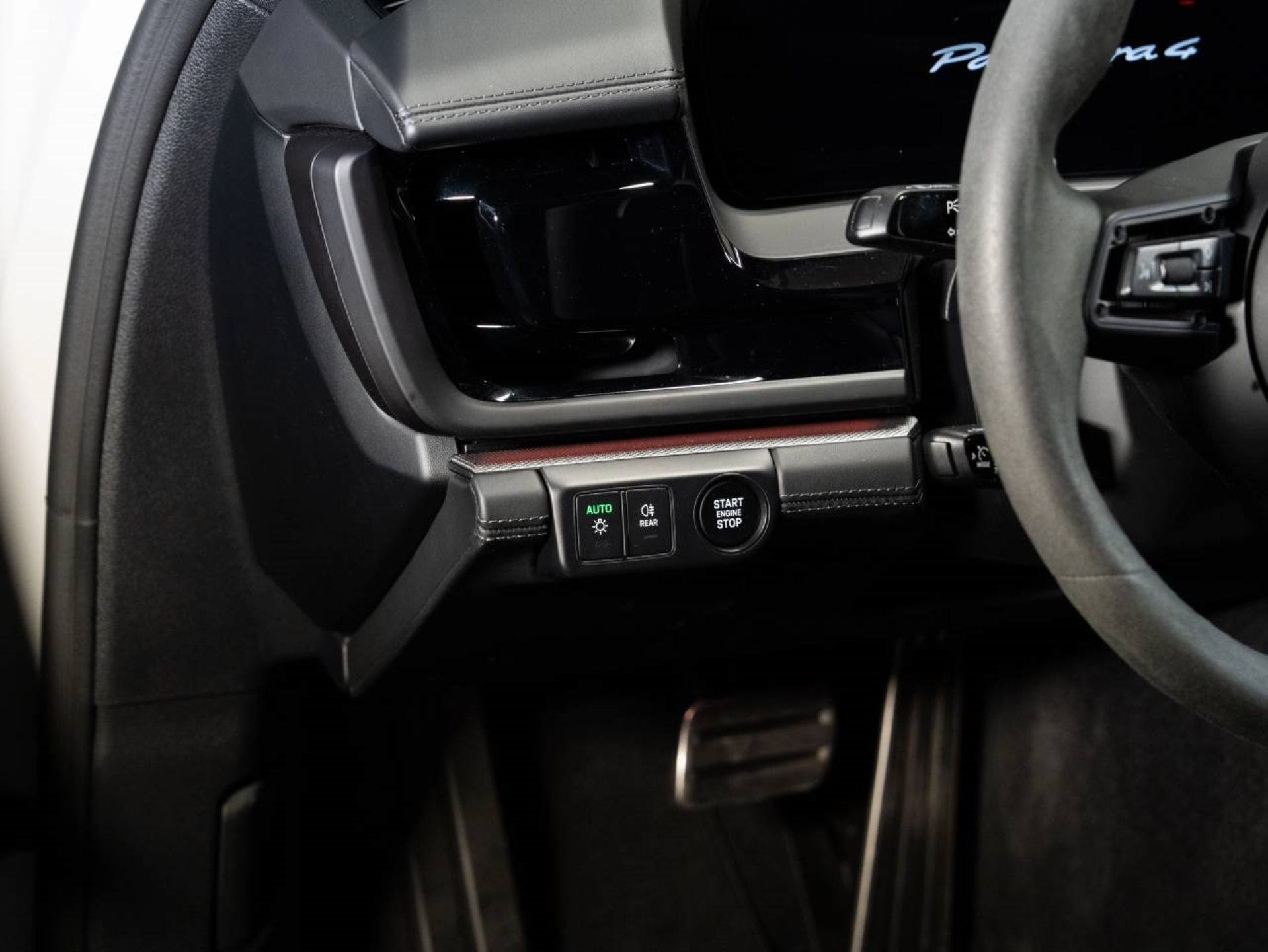 PORSCHE Panamera 4 E-Hybrid-image-12
