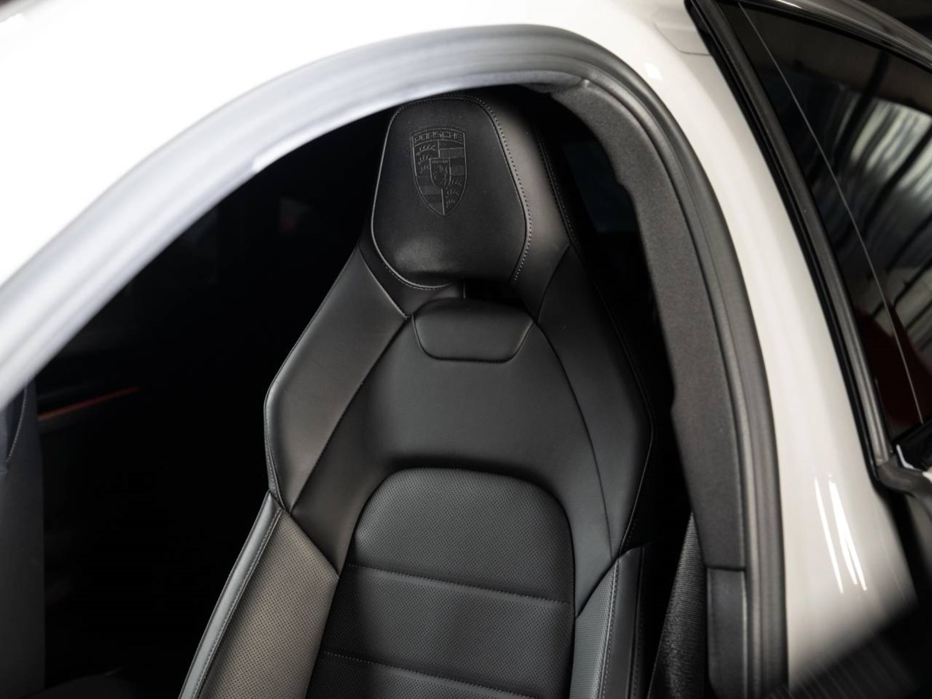PORSCHE Panamera 4 E-Hybrid-image-15