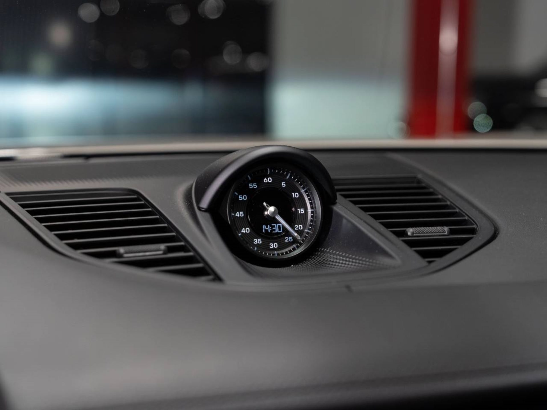 PORSCHE Panamera 4 E-Hybrid-image-9