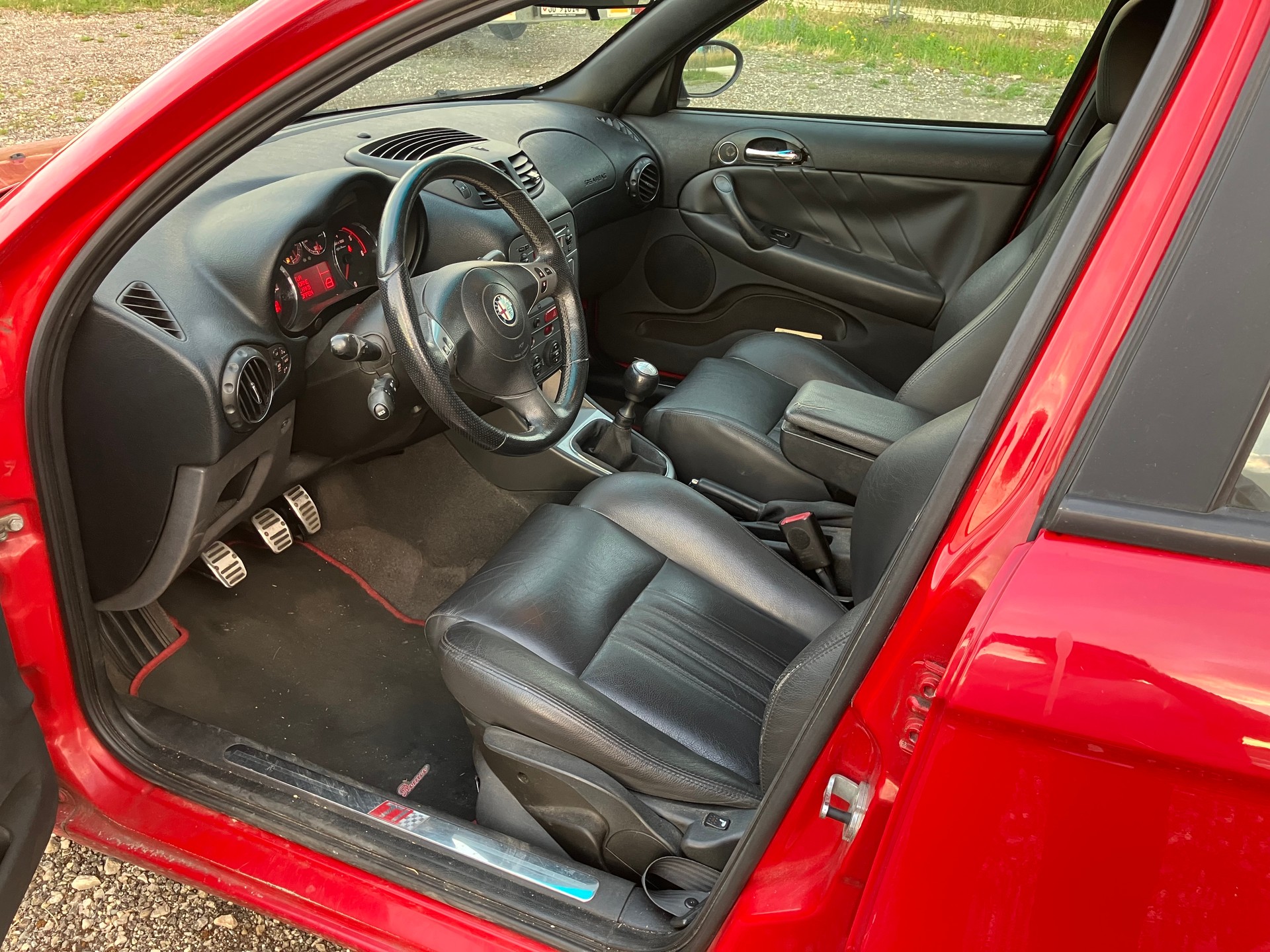 ALFA ROMEO 147 1.9 16V JTD Sport TI-image-4