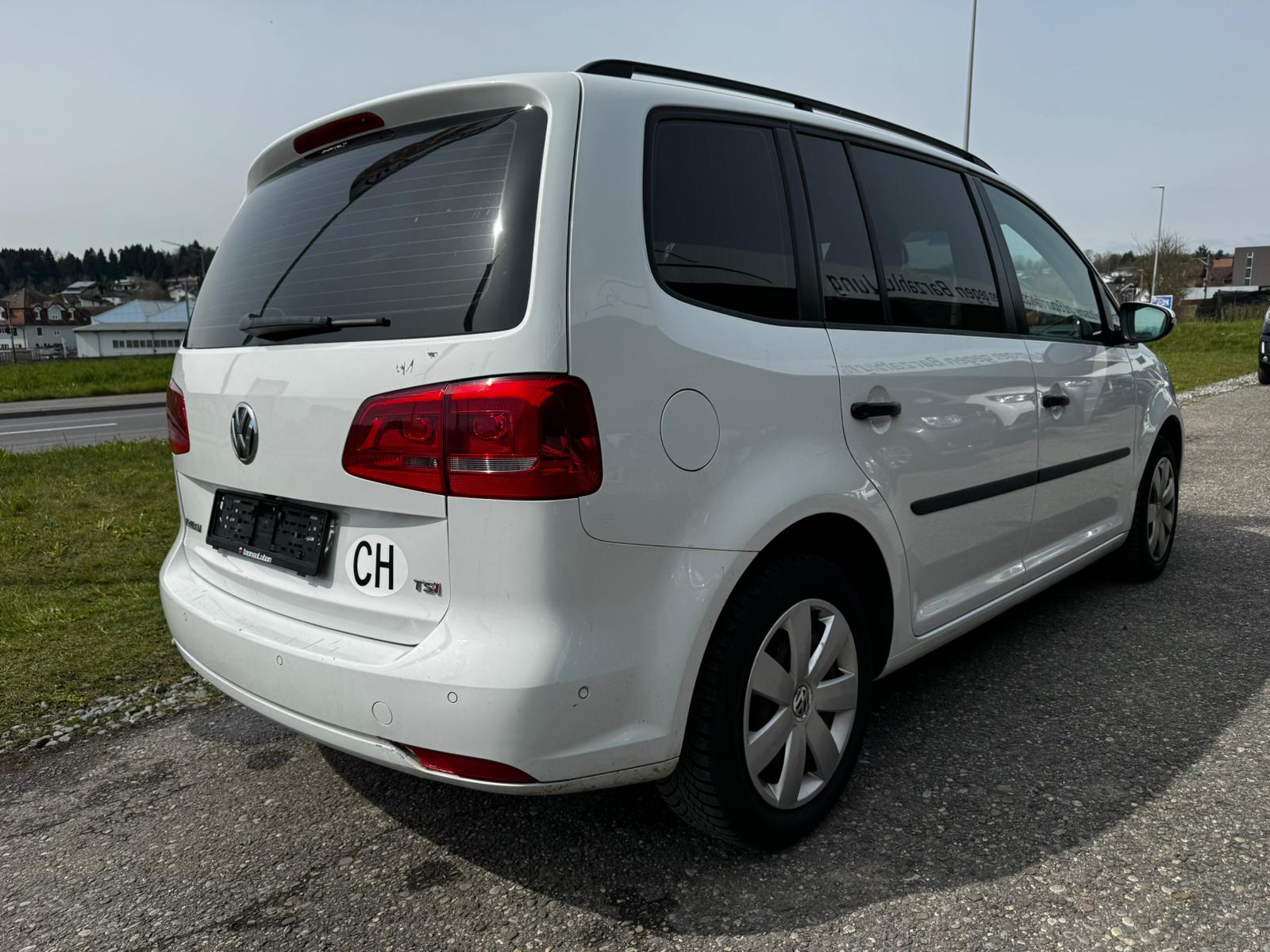 VW Touran 1.4 TSI Trendline DSG-image-3