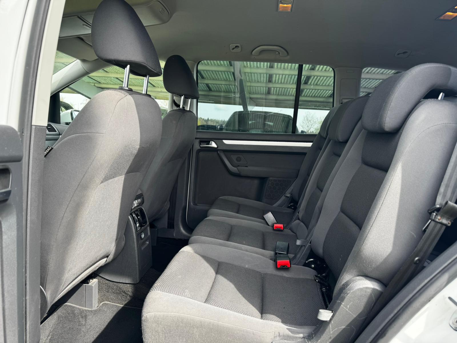 VW Touran 1.4 TSI Trendline DSG-image-10