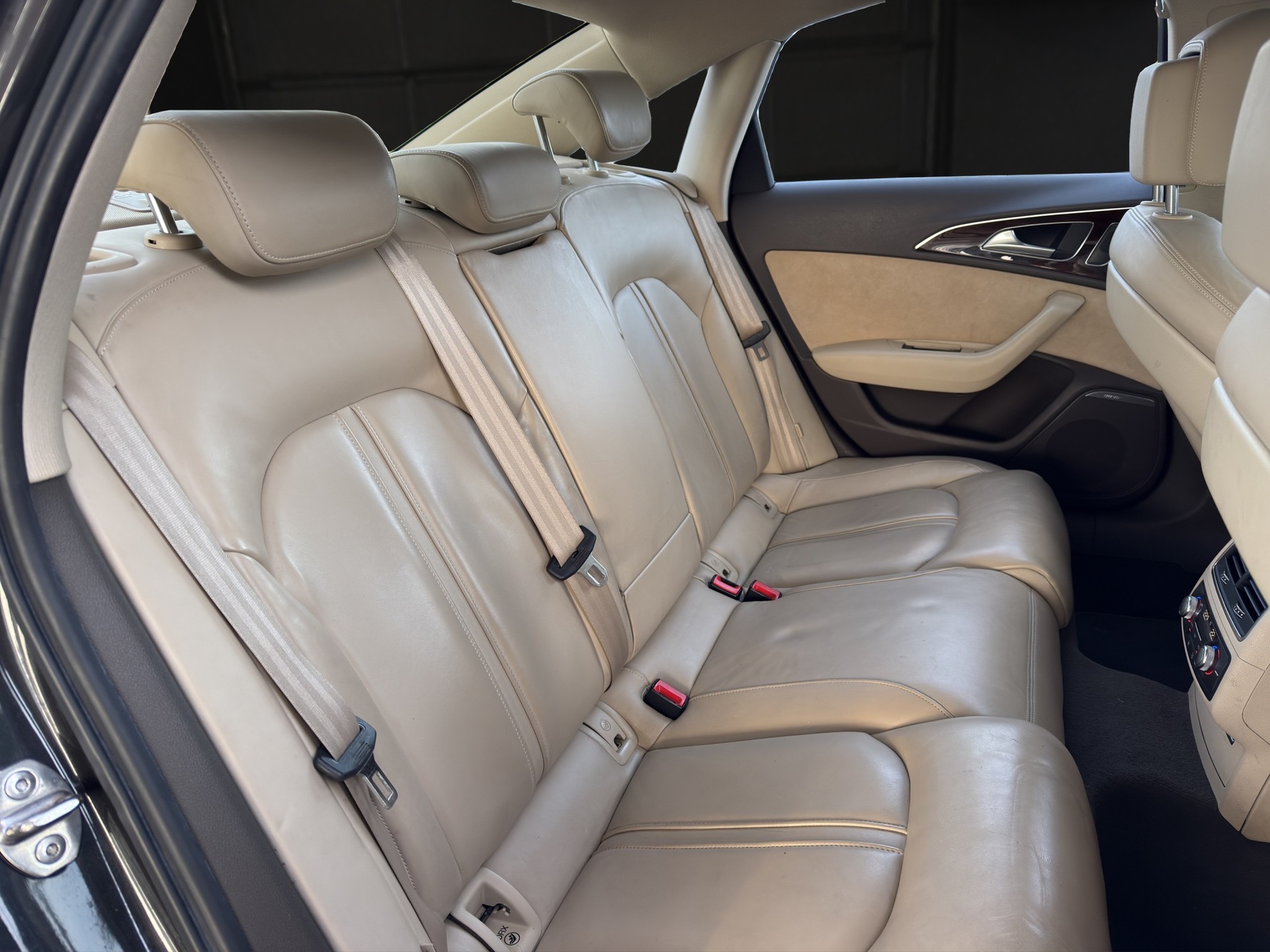 AUDI A6 3.0 V6 TDI 320 quattro-image-13