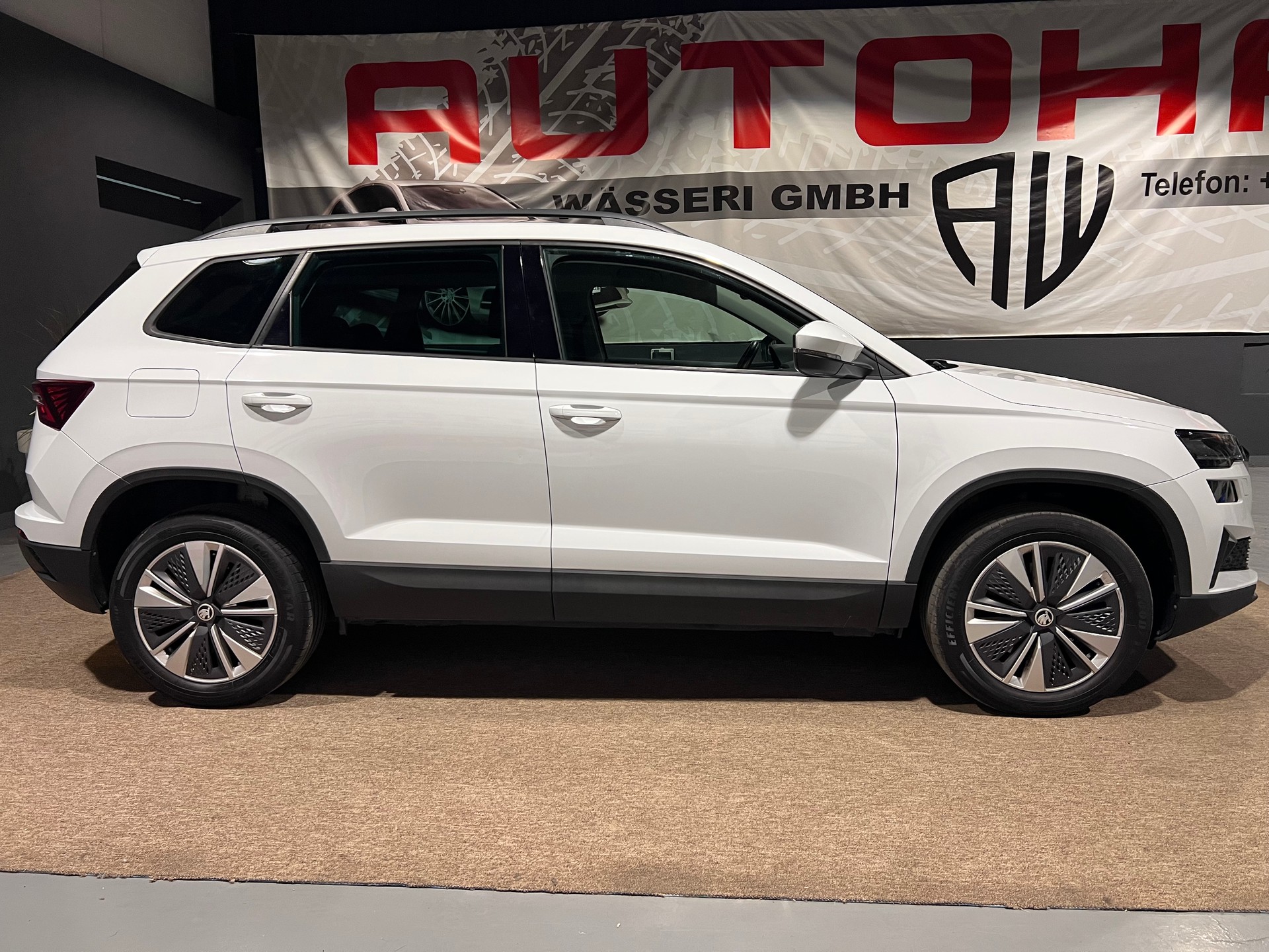 SKODA Karoq 1.5 TSI Ambition DSG-image-1