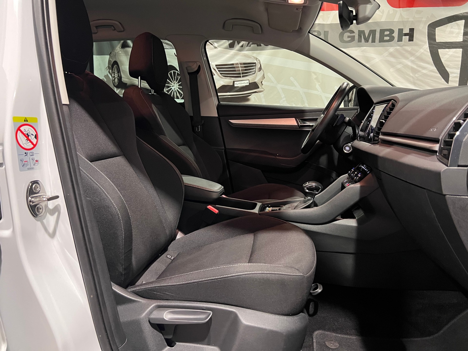 SKODA Karoq 1.5 TSI Ambition DSG-image-13