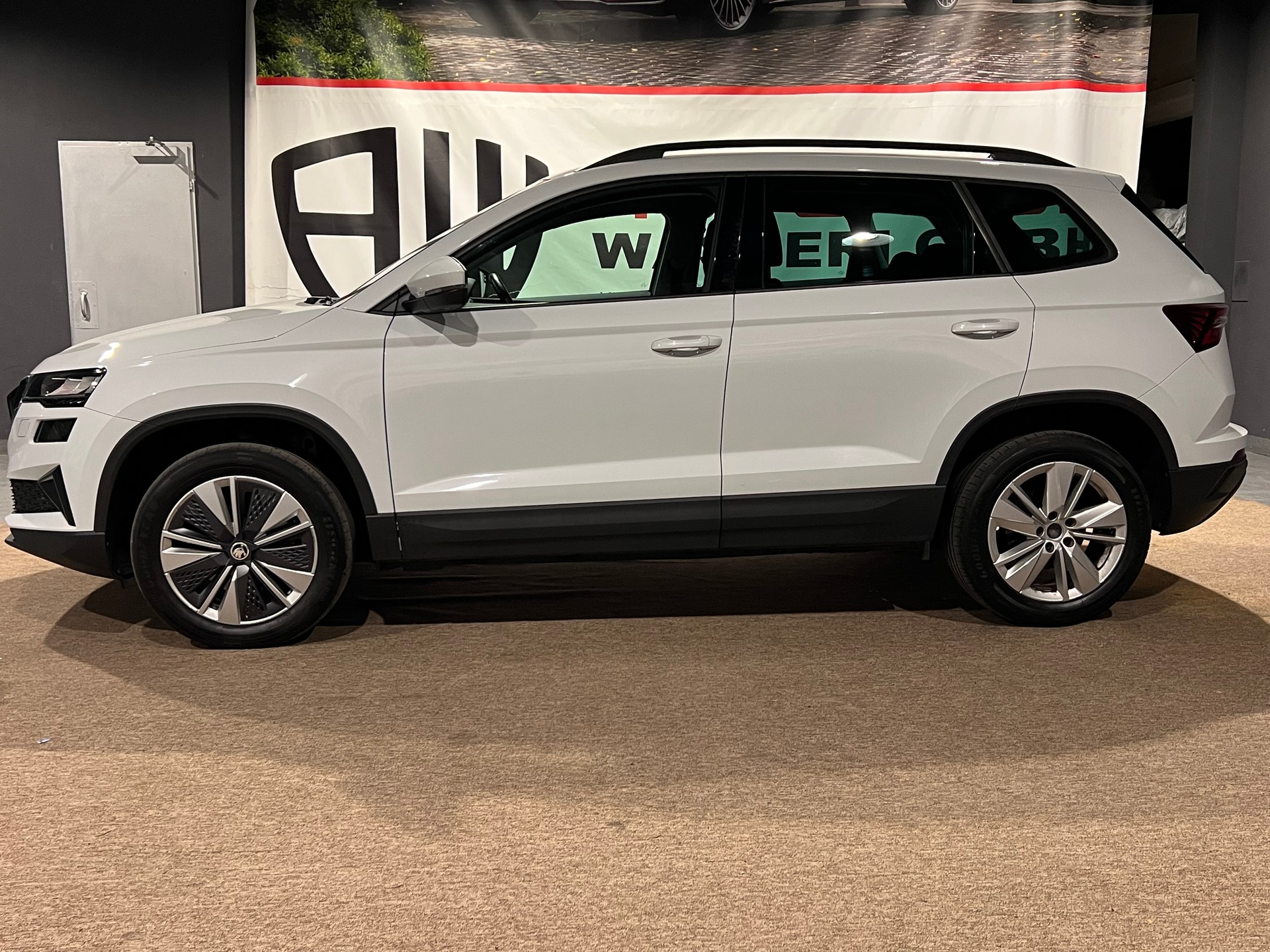 SKODA Karoq 1.5 TSI Ambition DSG-image-6