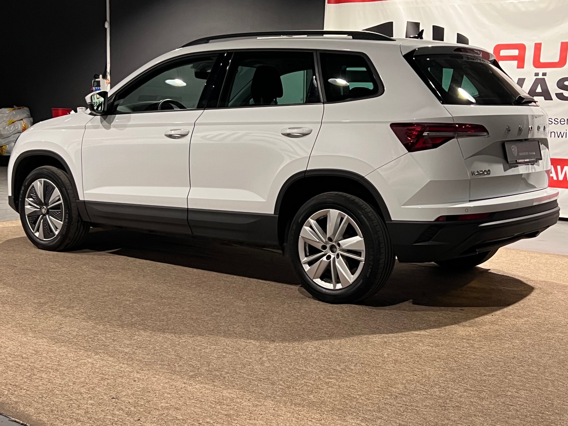 SKODA Karoq 1.5 TSI Ambition DSG-image-5