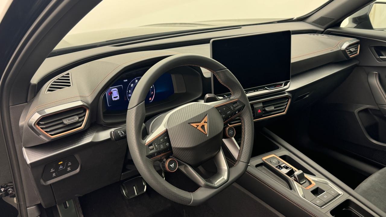 CUPRA Formentor 2.0TSI VZ Black Edtion-image-6