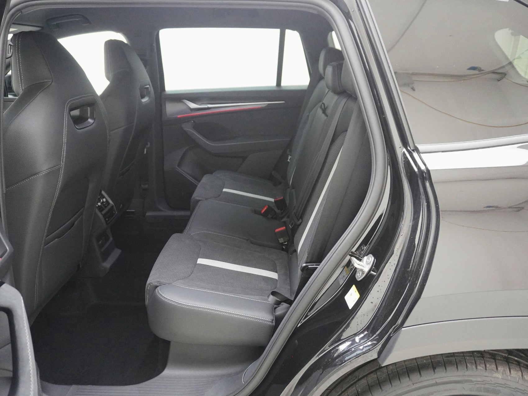 SKODA Kodiaq 1,5 TSI iV Plug-in-Hybrid Sportline-image-13