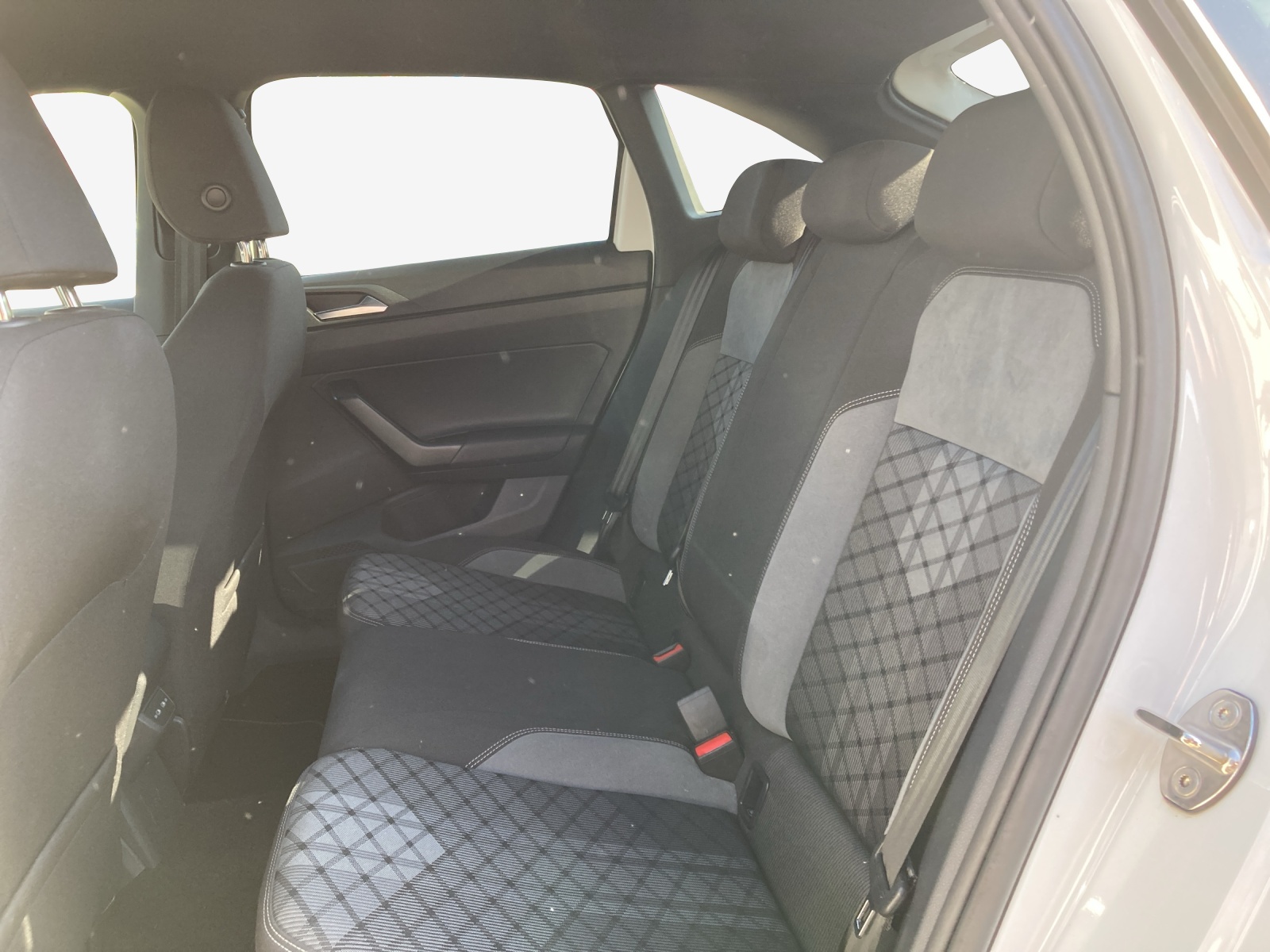 VW Taigo 1.5 TSI R-Line DSG-image-11