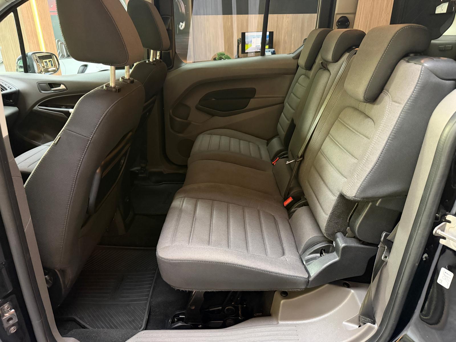 FORD Tourneo Grand Connect 1.5 EcoBlue 120 Titanium-image-17