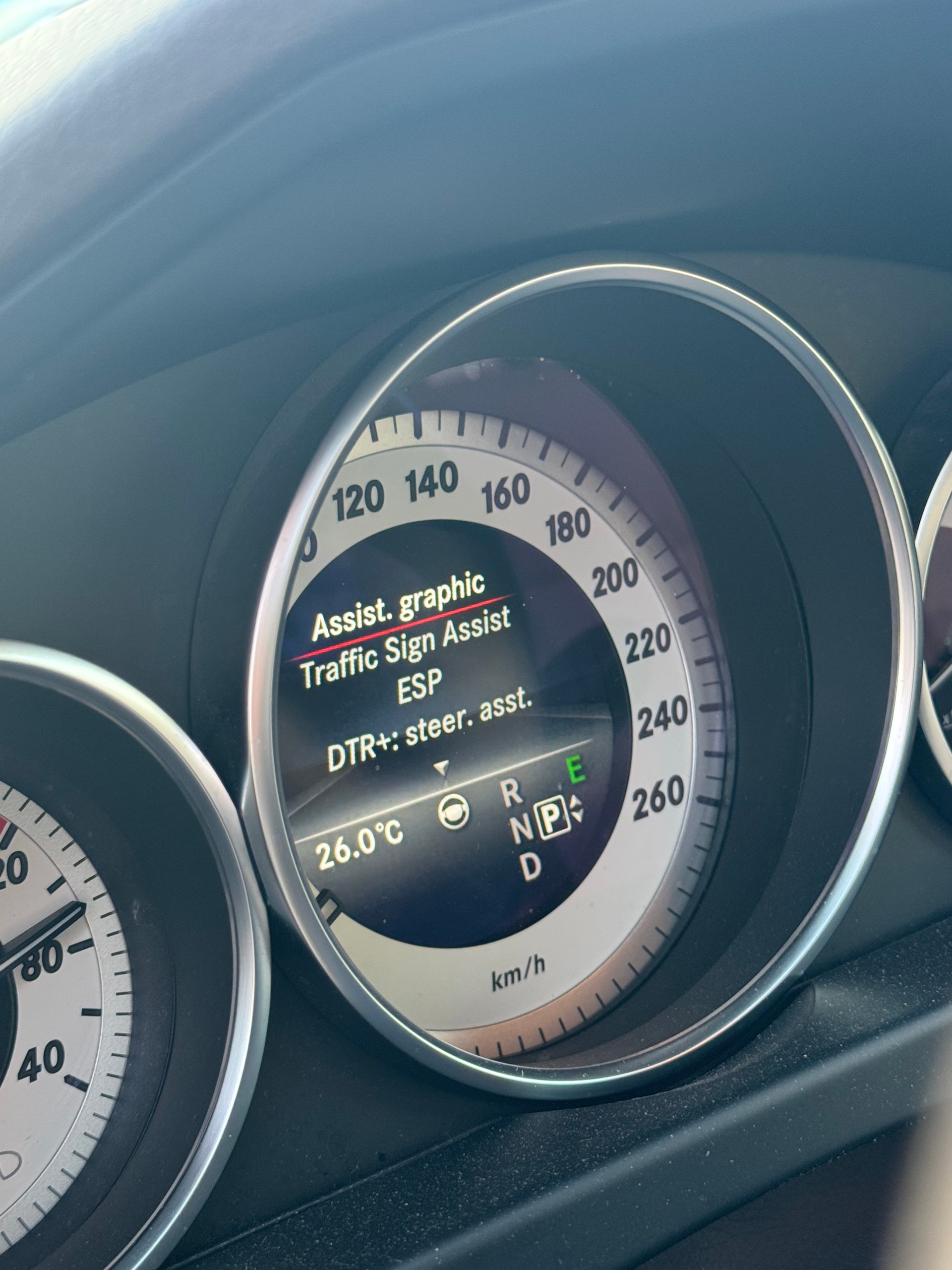 MERCEDES-BENZ E 400 Avantgarde 4Matic 7G-Tronic-image-5
