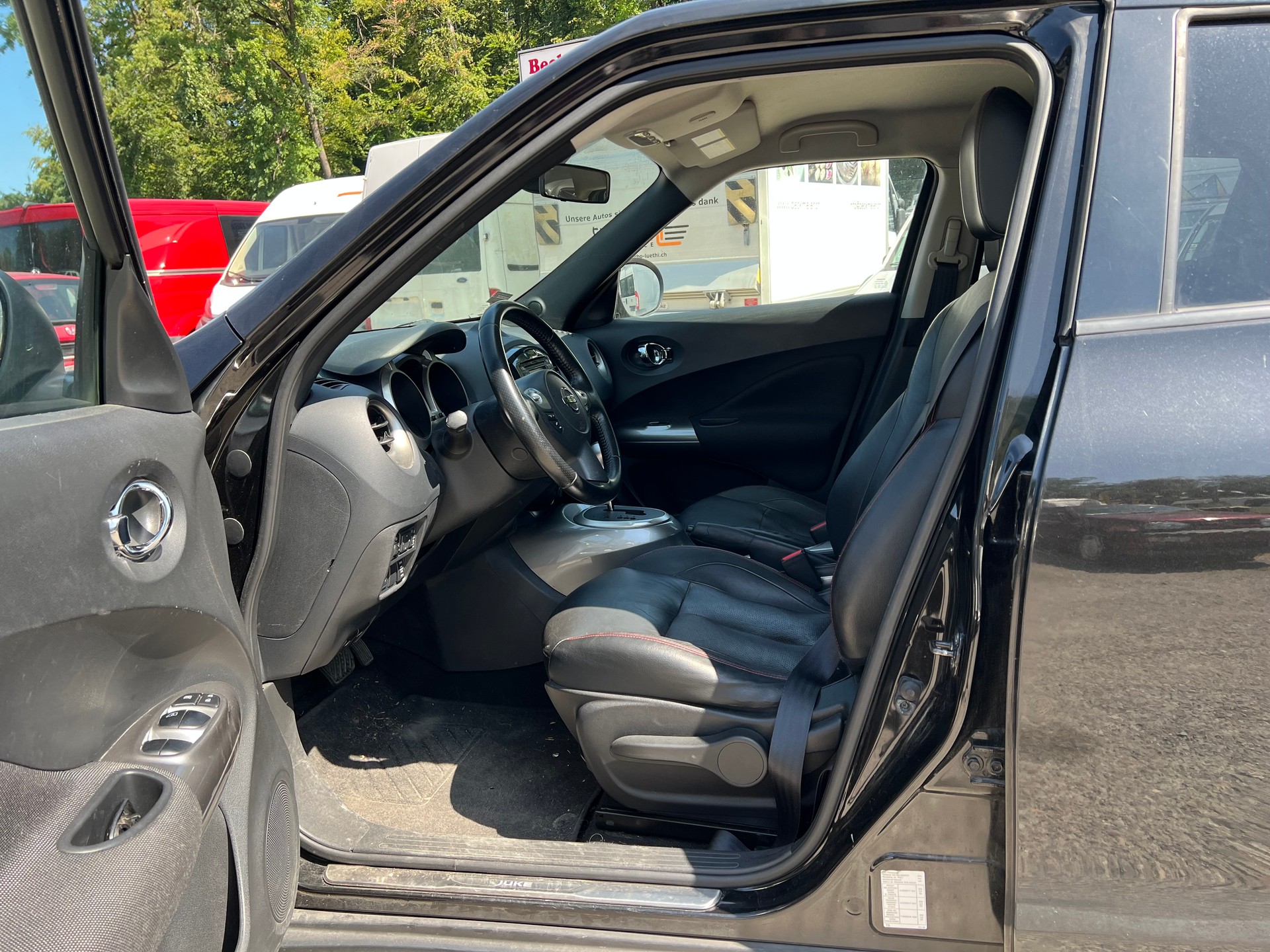 NISSAN Juke 1.6 DIG-T tekna 4x4 Xtronic M-CVT-image-5