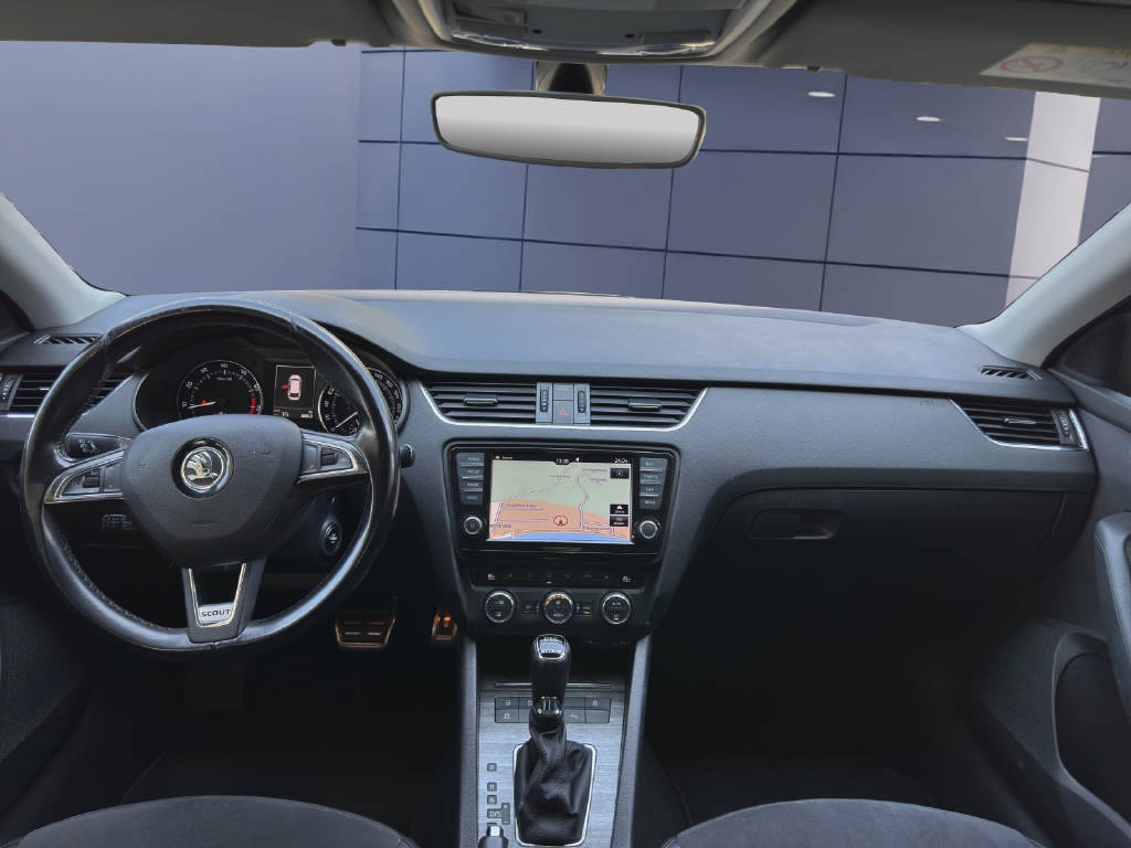 SKODA Octavia Scout 1.8 TSI 180 4x4 DSG-image-11
