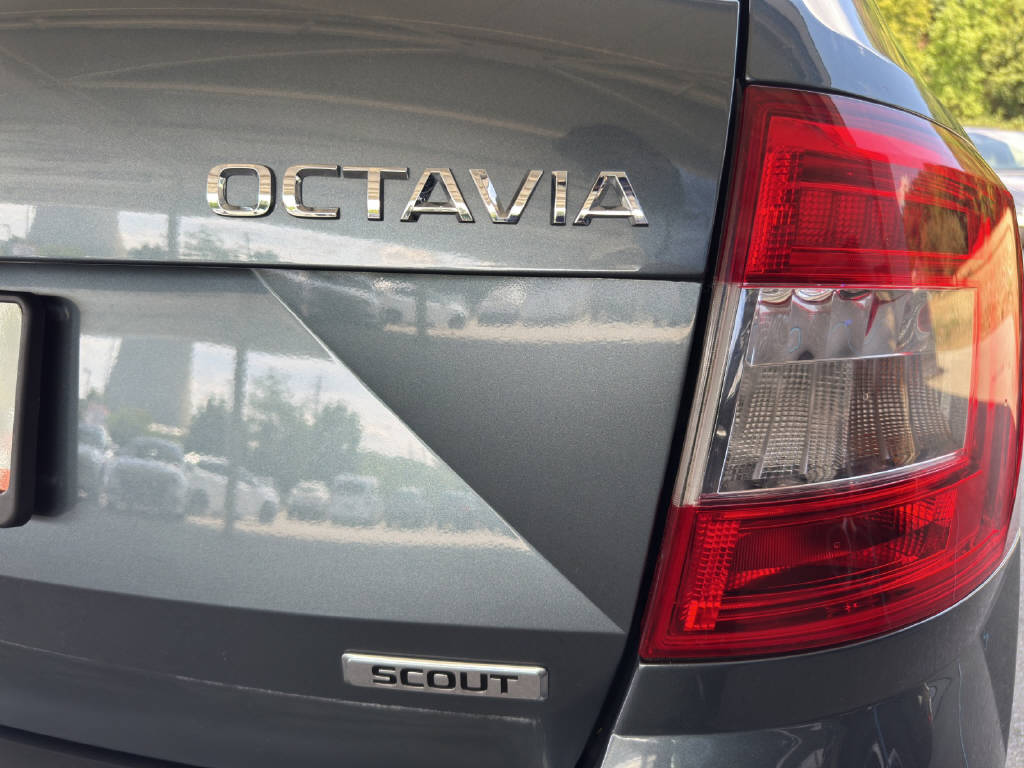 SKODA Octavia Scout 1.8 TSI 180 4x4 DSG-image-15