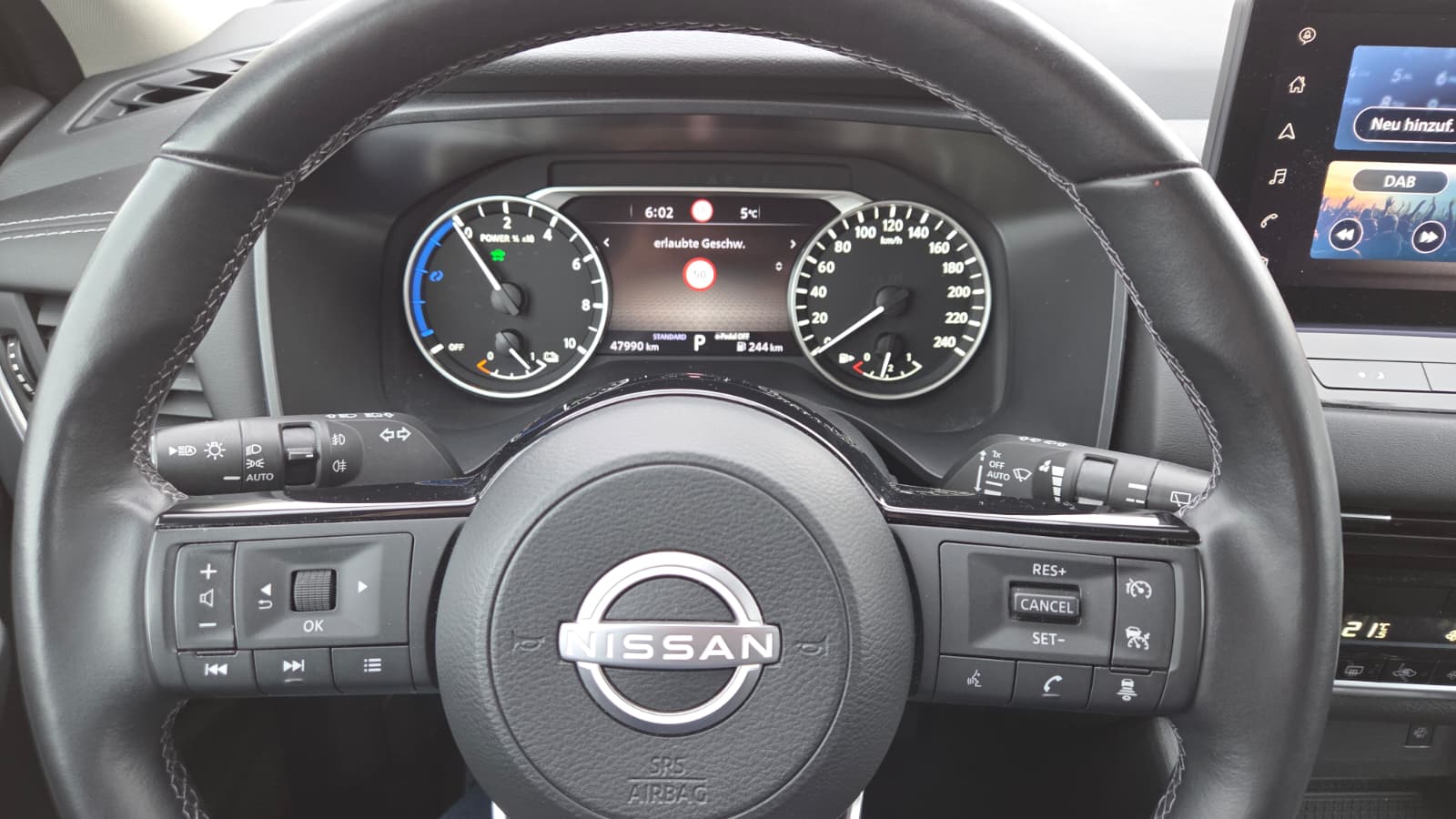 NISSAN Qashqai 1.5 VC-T e-Power Acenta-image-9