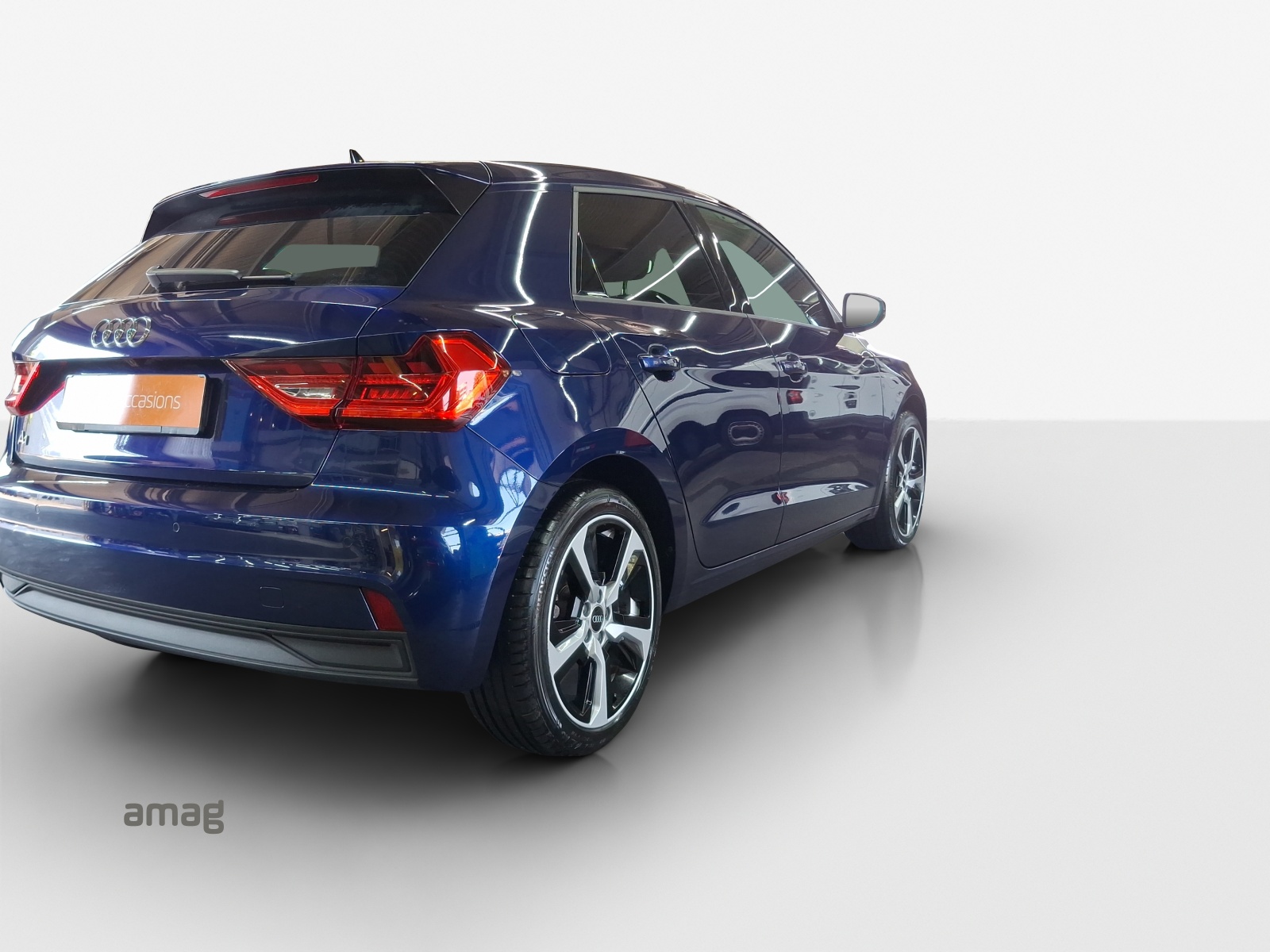 AUDI A1 Sportback 30 TFSI Attraction S-tronic-image-4