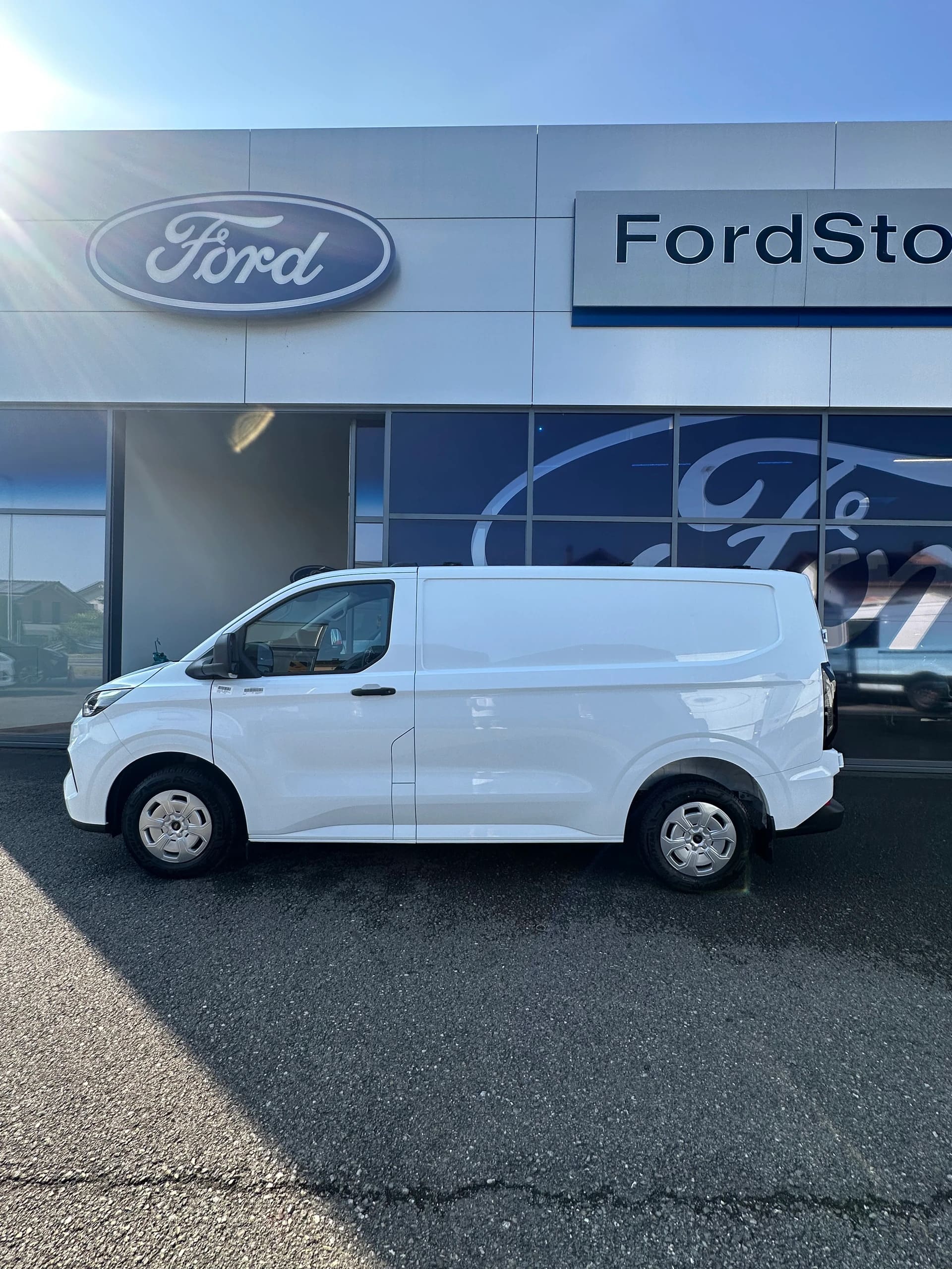 FORD Transit Custom Van 280 L1 2.0 EcoBl Trend/136CV/Aut.-image-2