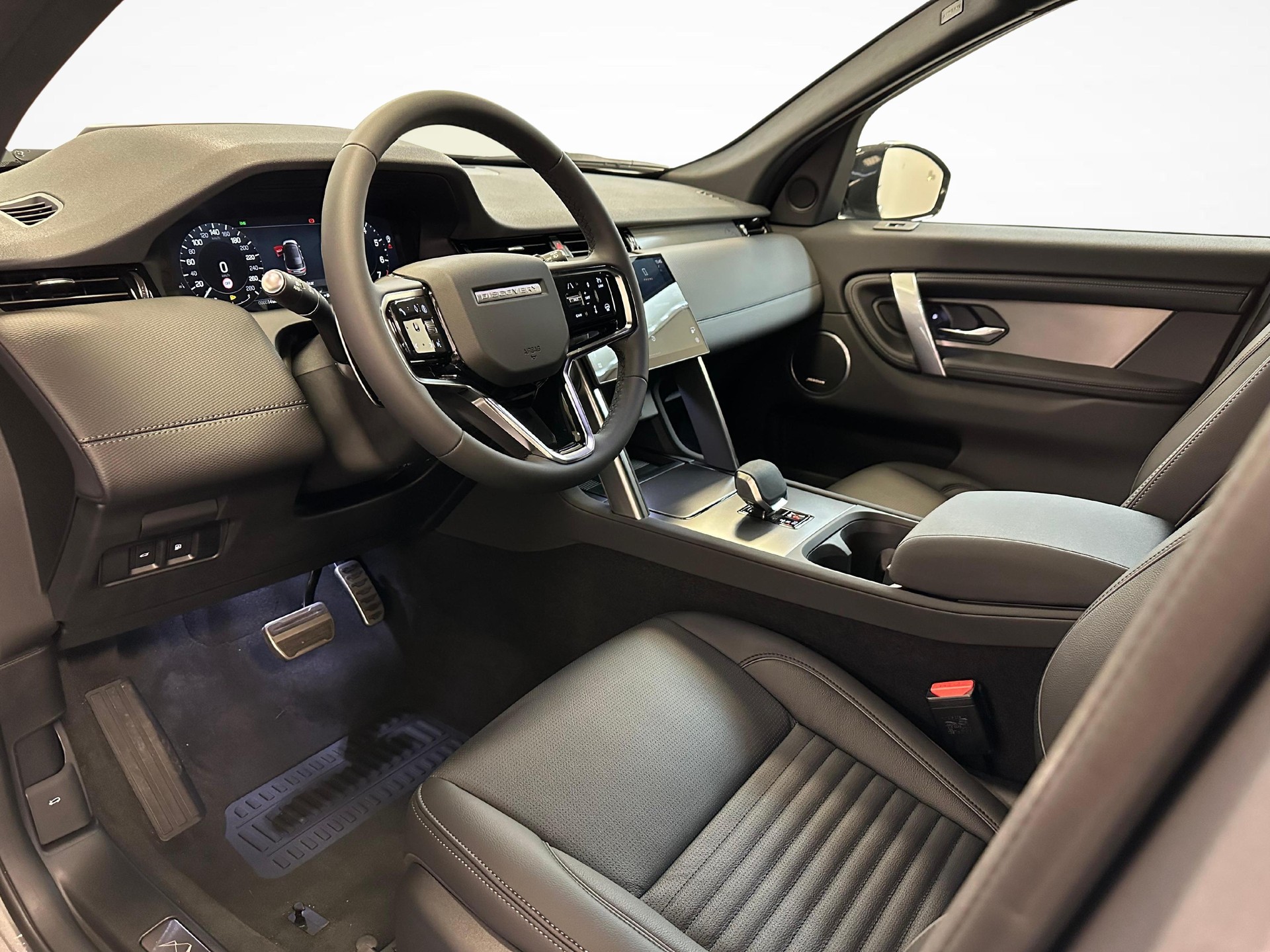 LAND ROVER Discovery Sport 1.5 T 270e Landmark-image-3