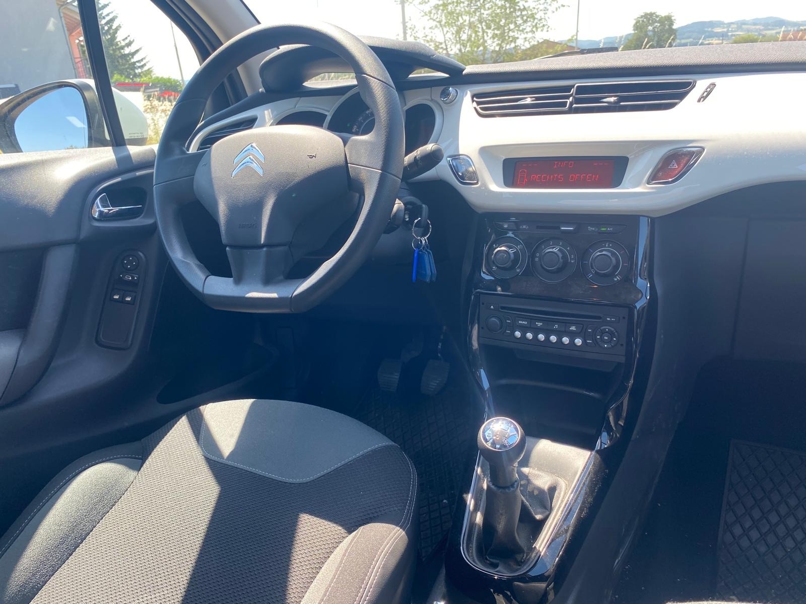 CITROEN C3 1.1i Attraction-image-7
