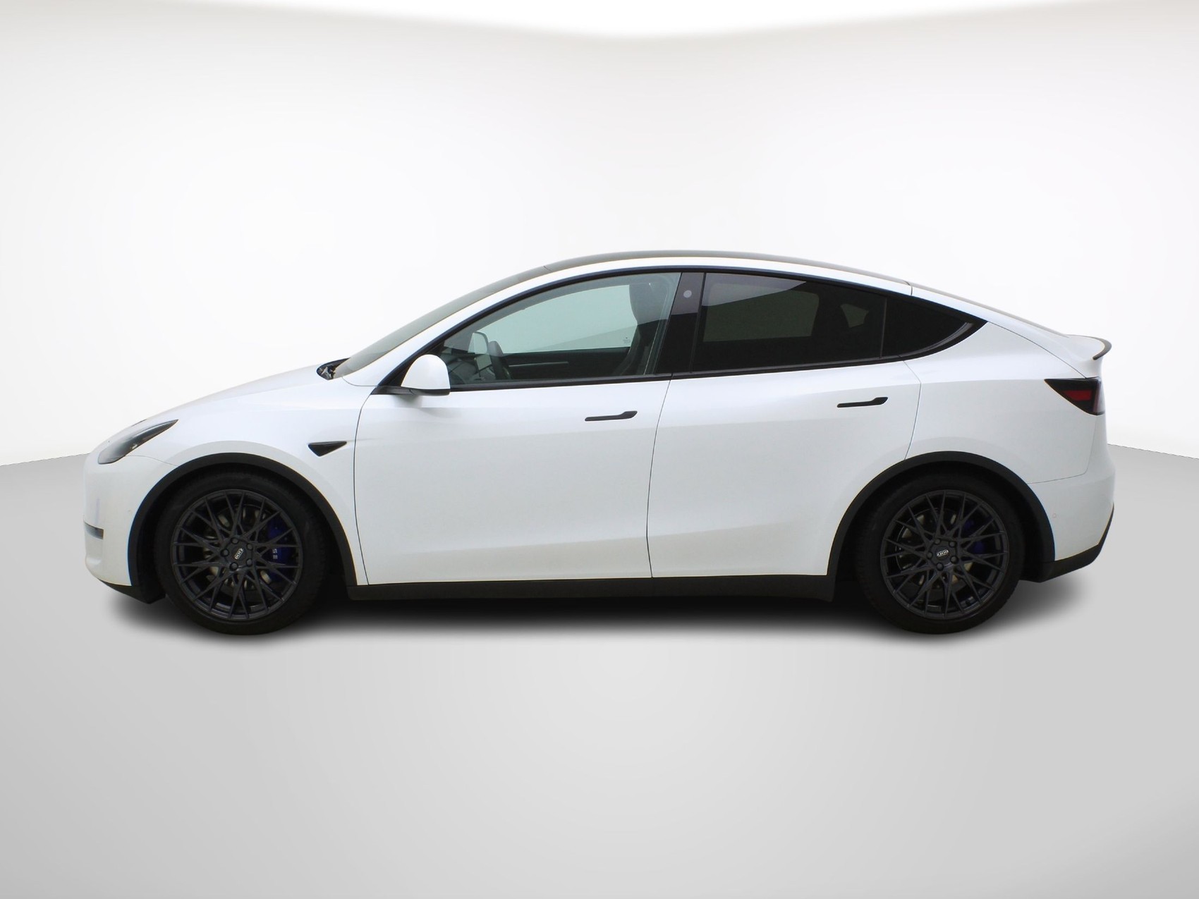 TESLA Model Y Long Range Dual AWD-image-2
