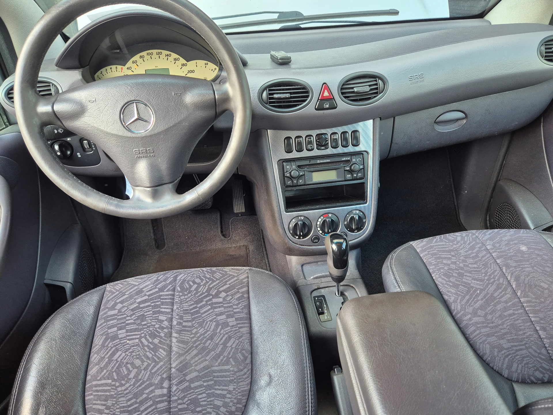 MERCEDES-BENZ A 160 Elégance-image-10