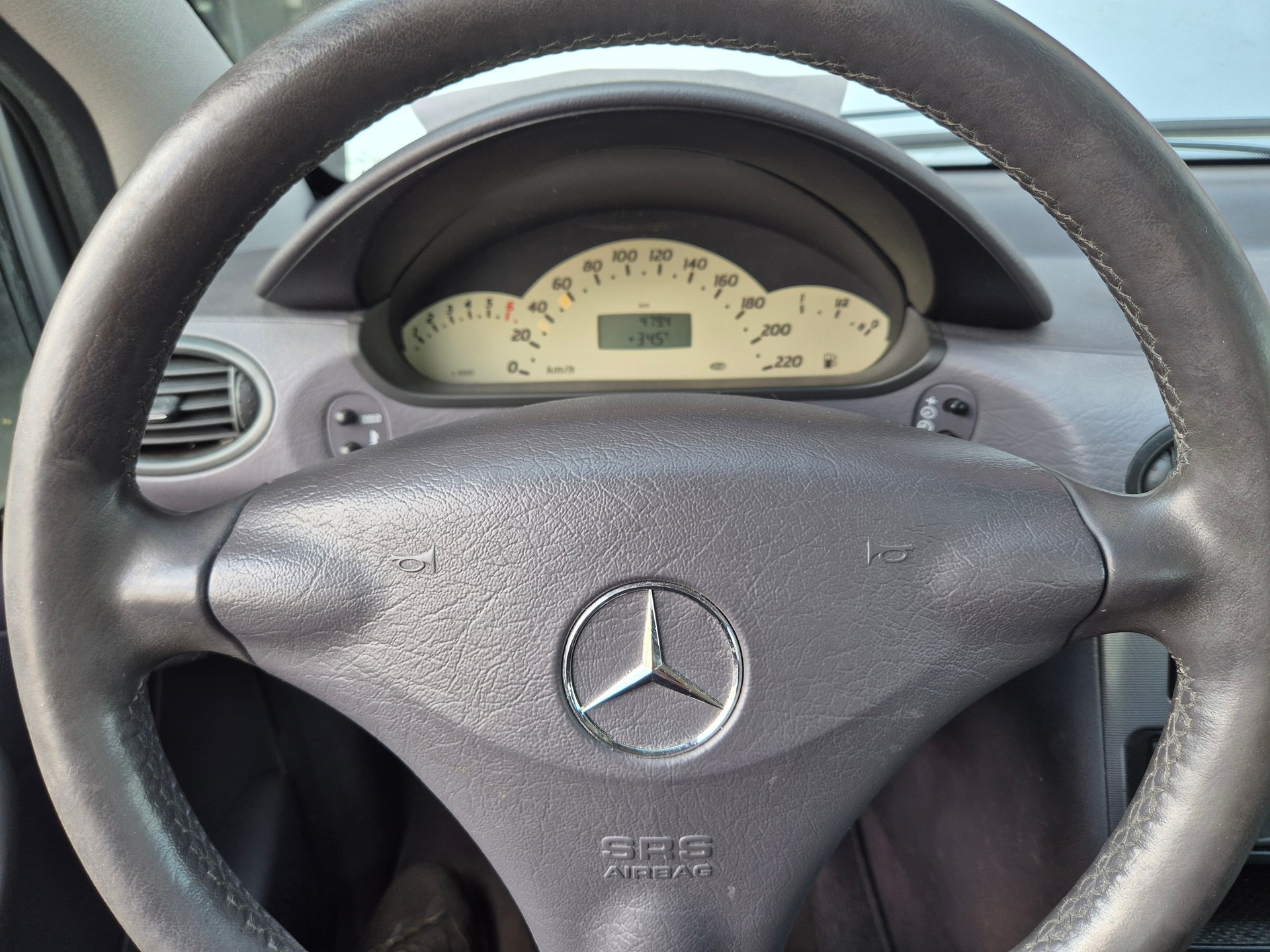 MERCEDES-BENZ A 160 Elégance-image-11