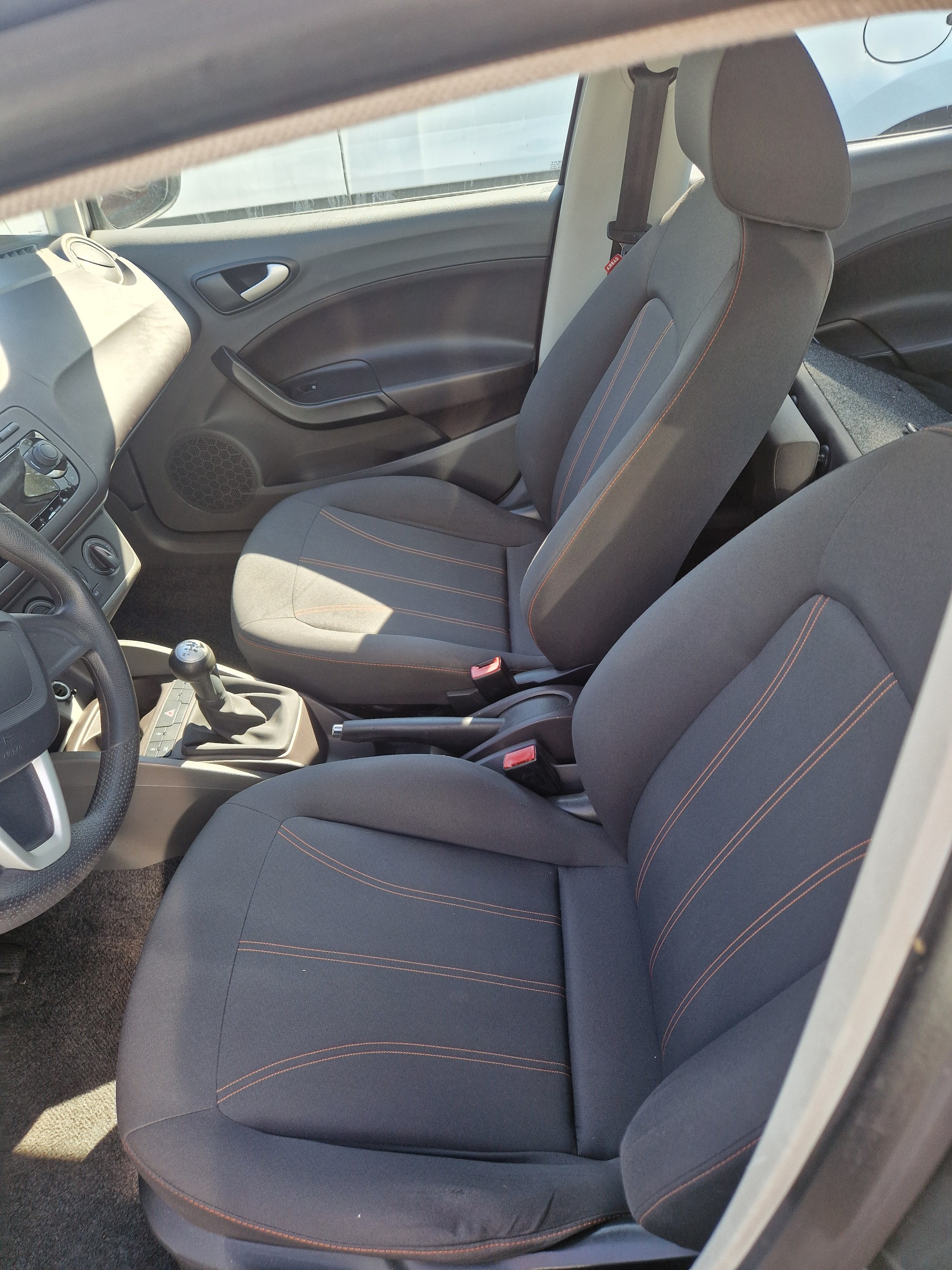 SEAT Ibiza 1.4 Style-image-5