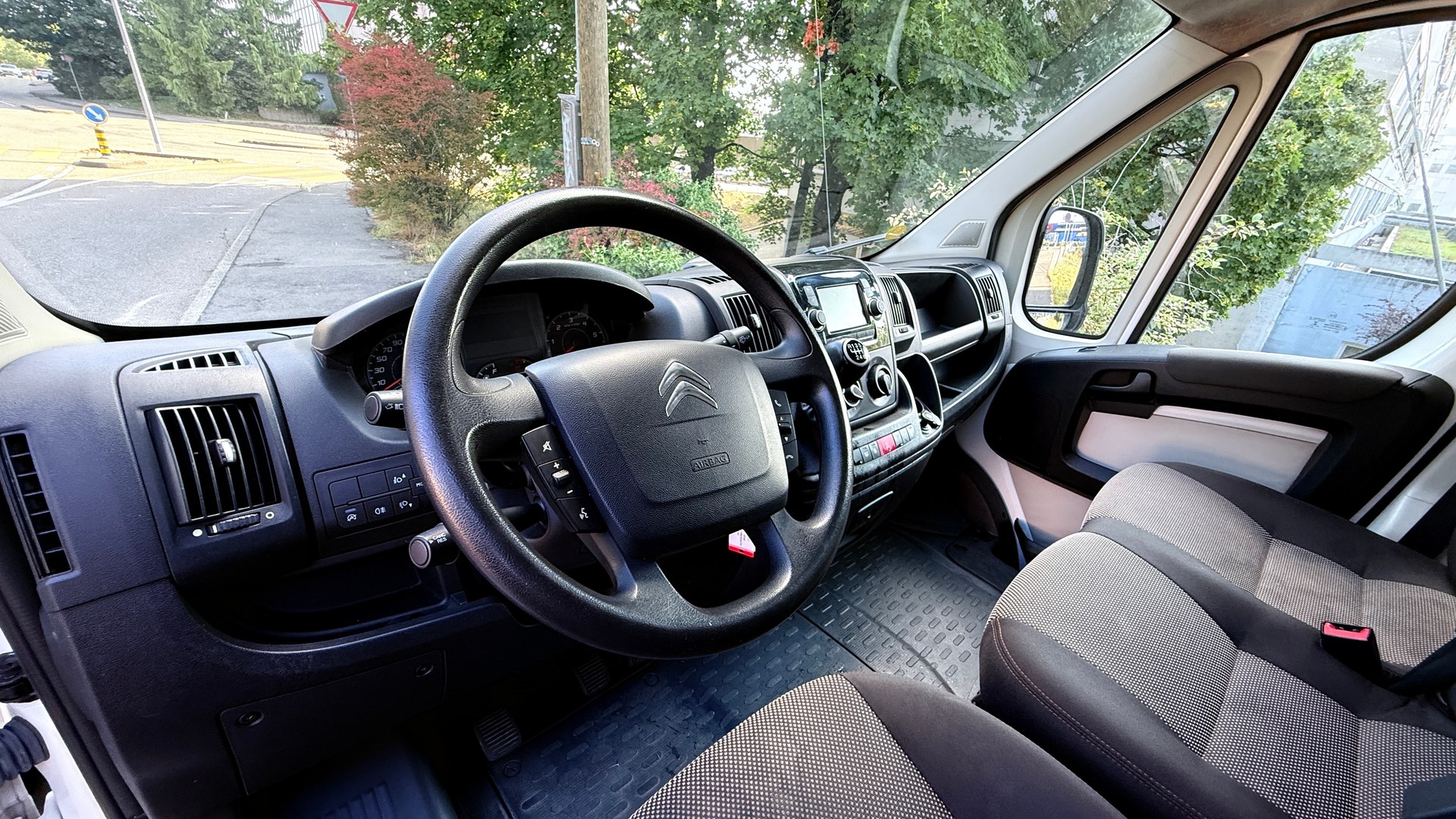 CITROEN Jumper 35 2.2 BlueHDi 165 Club L3H3-image-10