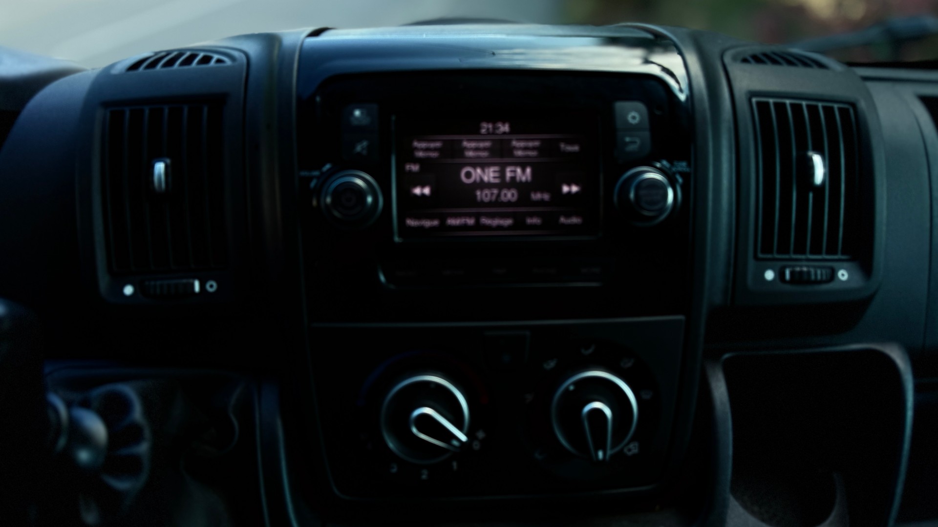 CITROEN Jumper 35 2.2 BlueHDi 165 Club L3H3-image-12