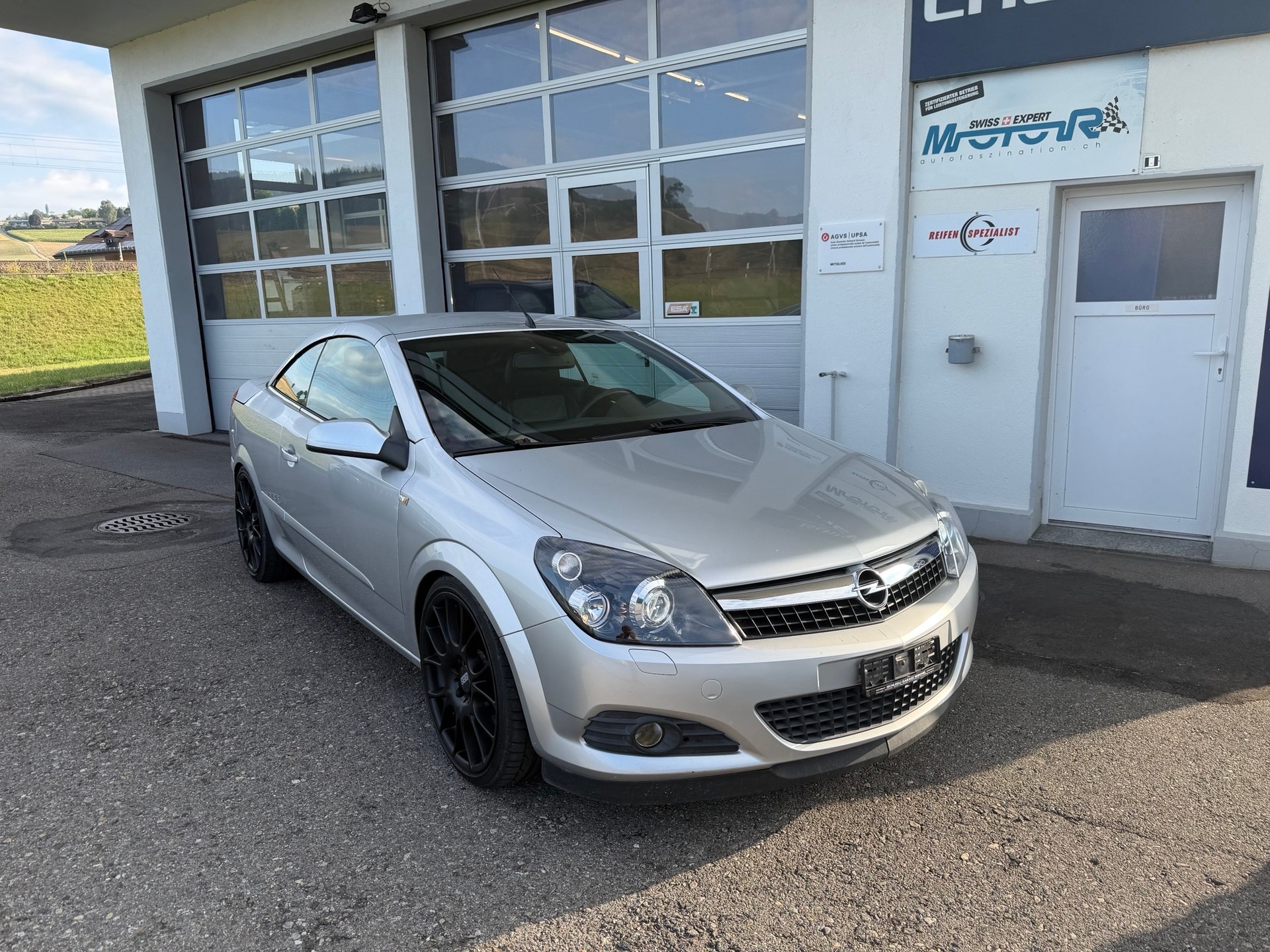 OPEL Astra TT 2.0i 16V Turbo Cosmo-image-2
