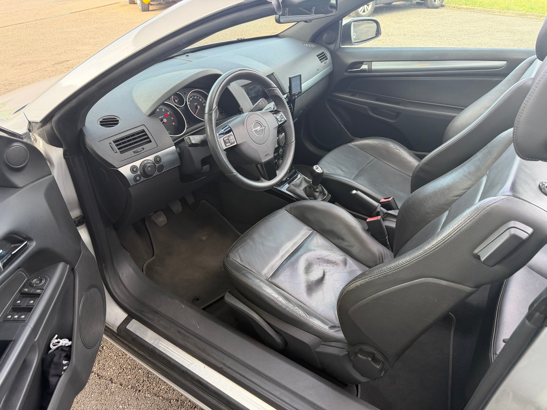 OPEL Astra TT 2.0i 16V Turbo Cosmo-image-9