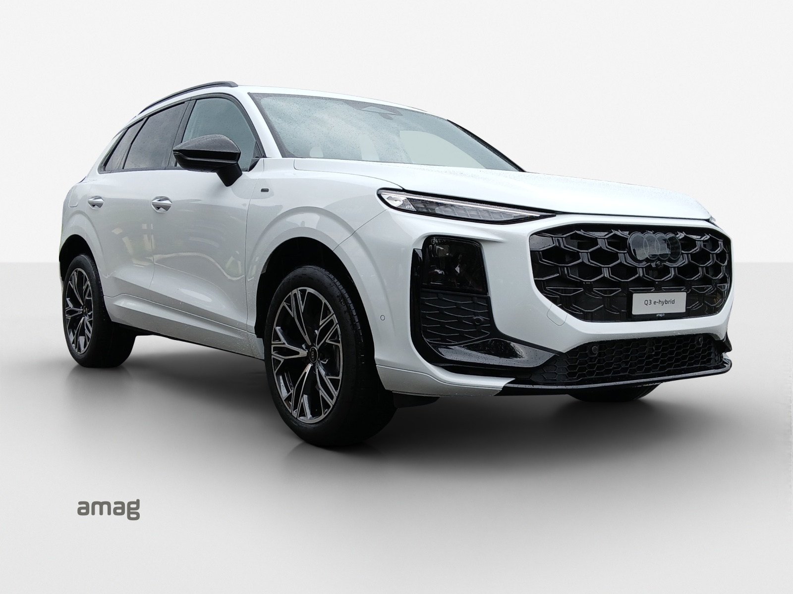 AUDI Q3 SUV e-hybrid 200 kW S tronig-image-5
