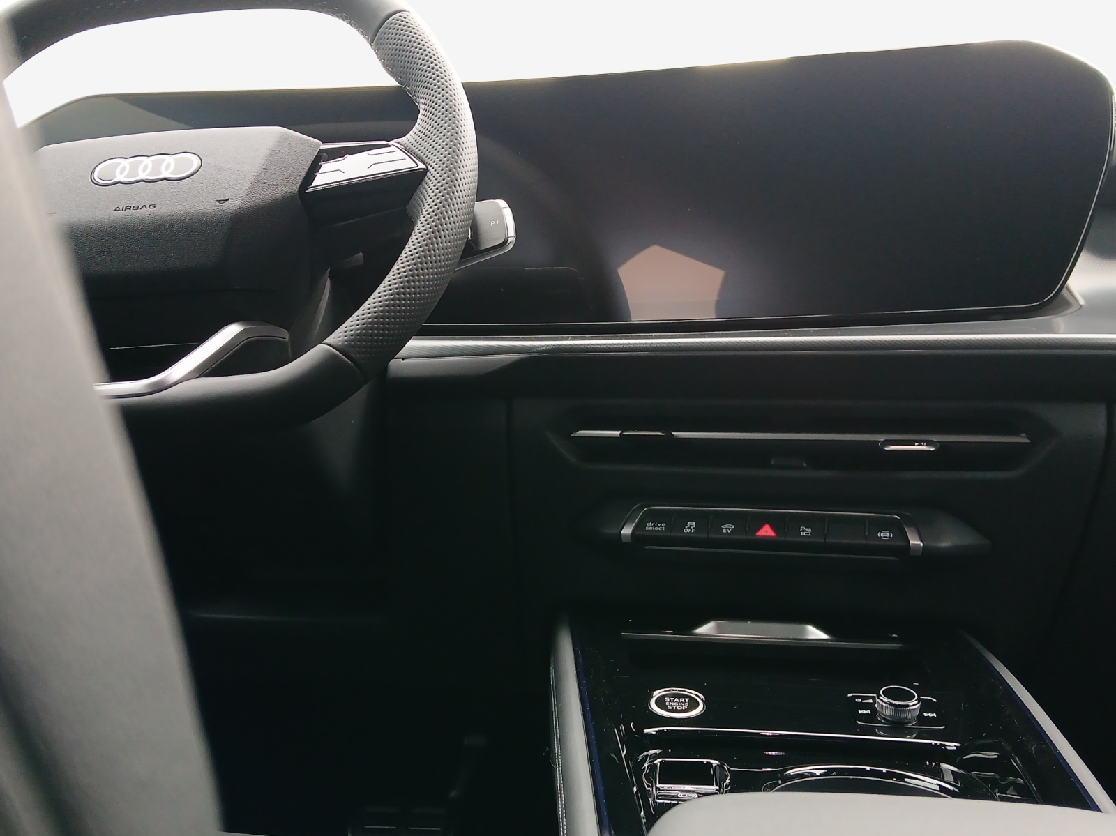 AUDI Q3 SUV e-hybrid 200 kW S tronig-image-8