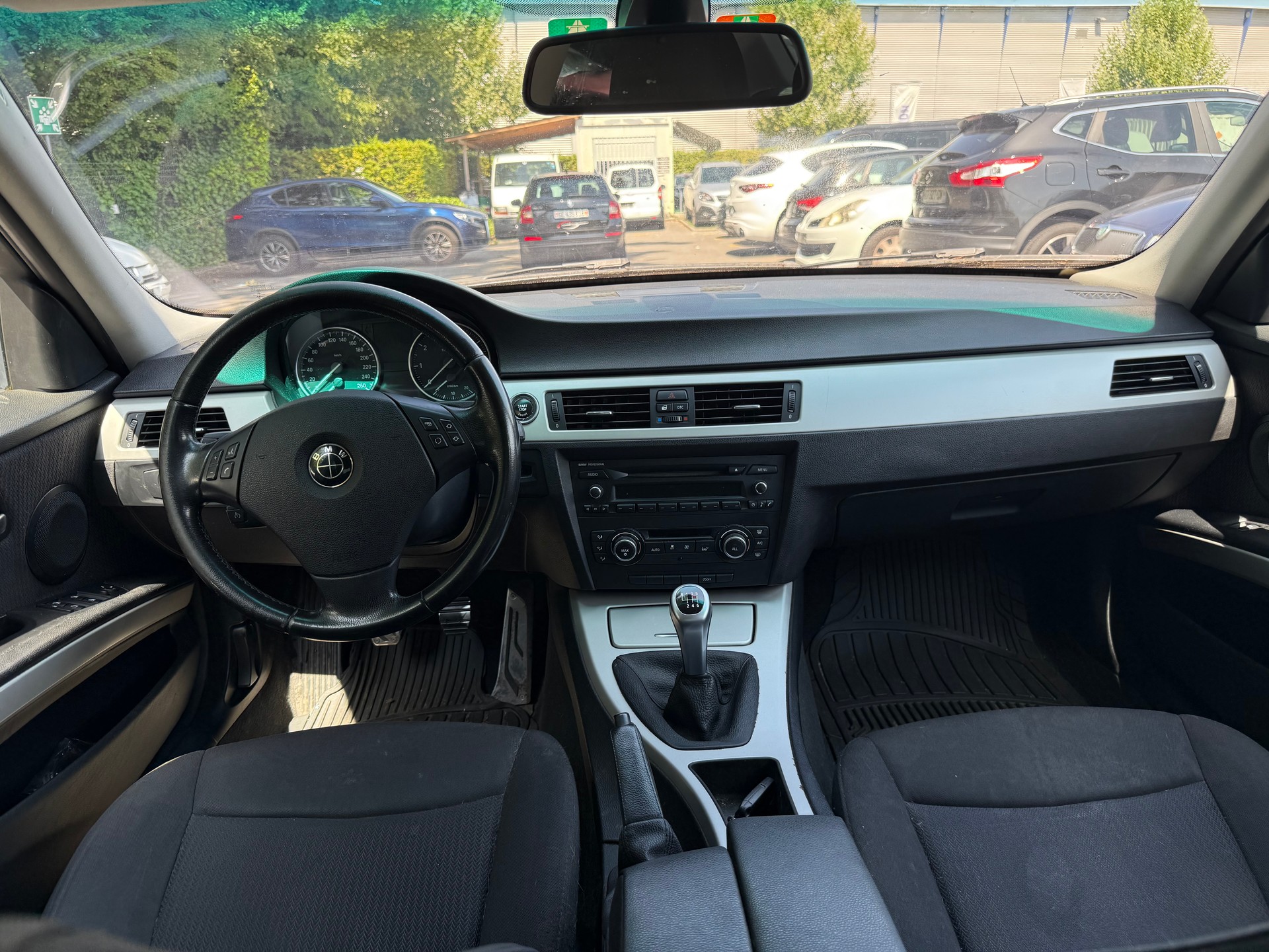 BMW 316i-image-7