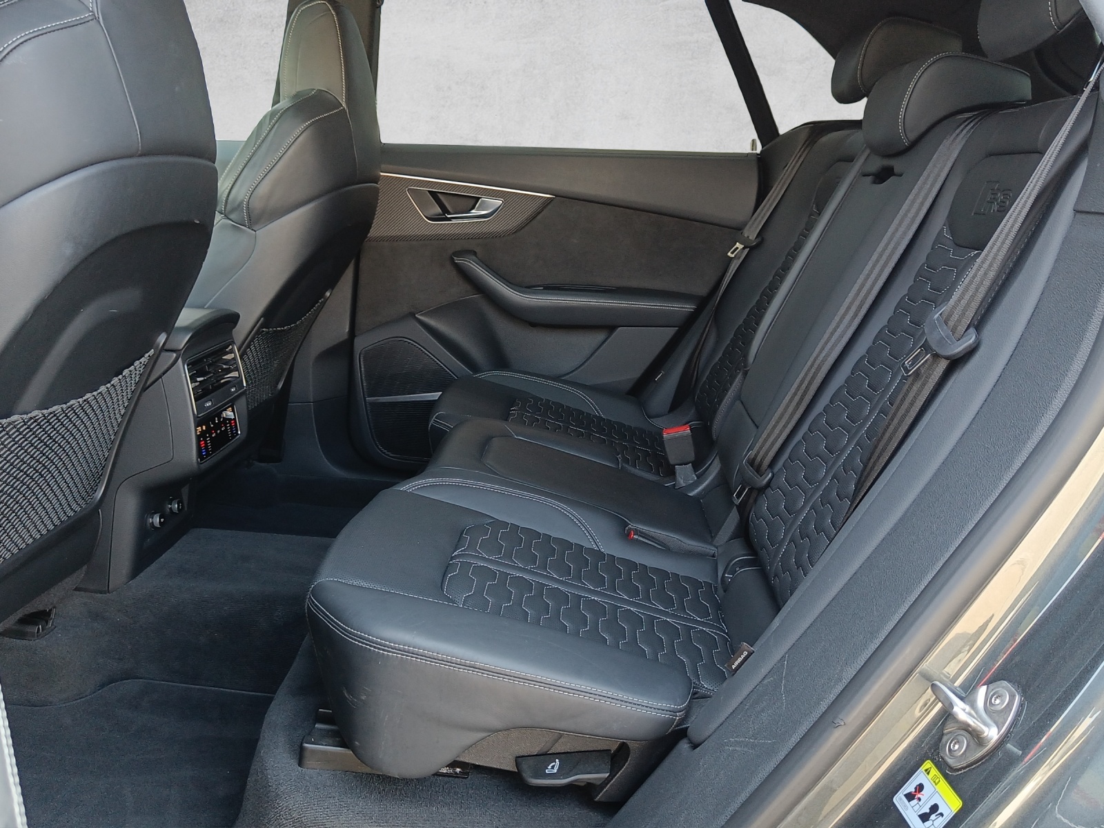 AUDI RS Q8 4.0 V8 TFSI quattro T-Tronic*8-Fach Räder*AHK*Panoramadach*-image-14