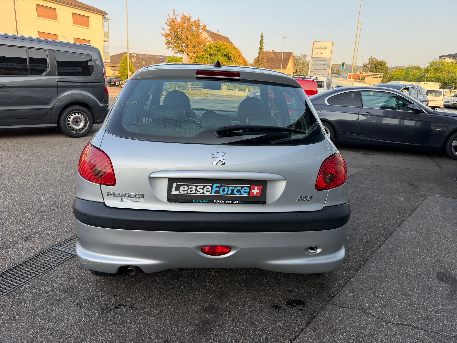 PEUGEOT 206 1.6 16V (XT) Premium-image-3