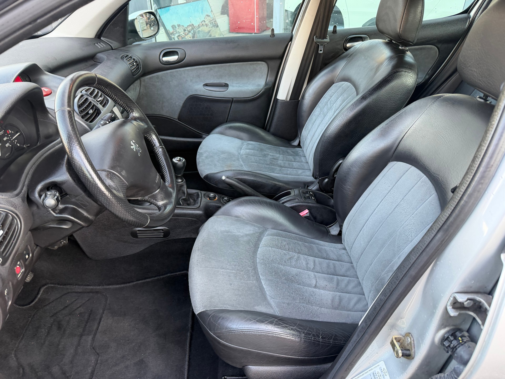 PEUGEOT 206 1.6 16V (XT) Premium-image-9