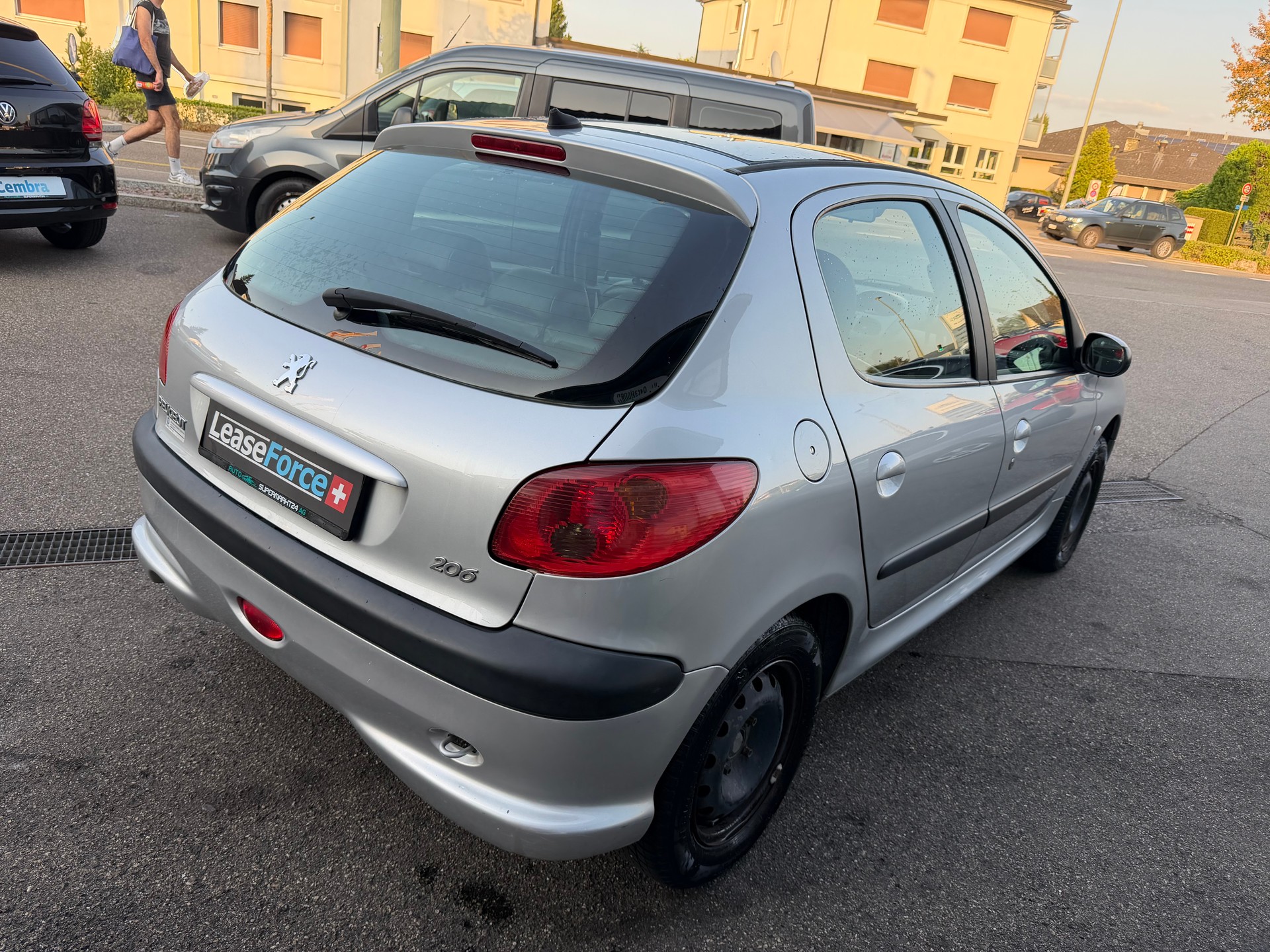 PEUGEOT 206 1.6 16V (XT) Premium-image-4