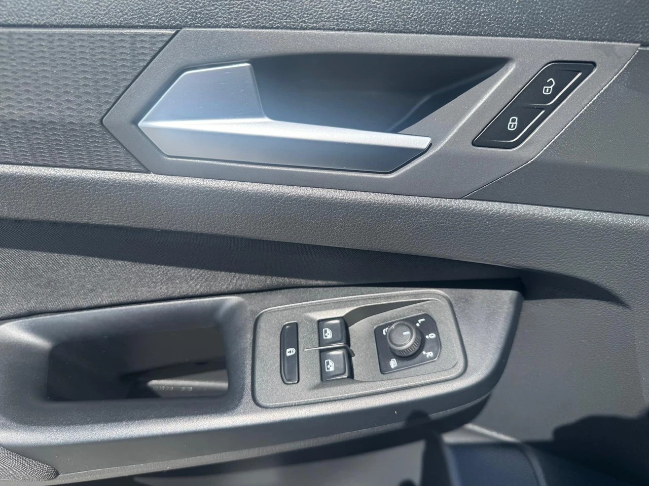 FORD Grand Tourneo Connect 2.0 EcoBlue Titanium 4x4 mit Anhängerkupplung und 7 Sitzen-image-9