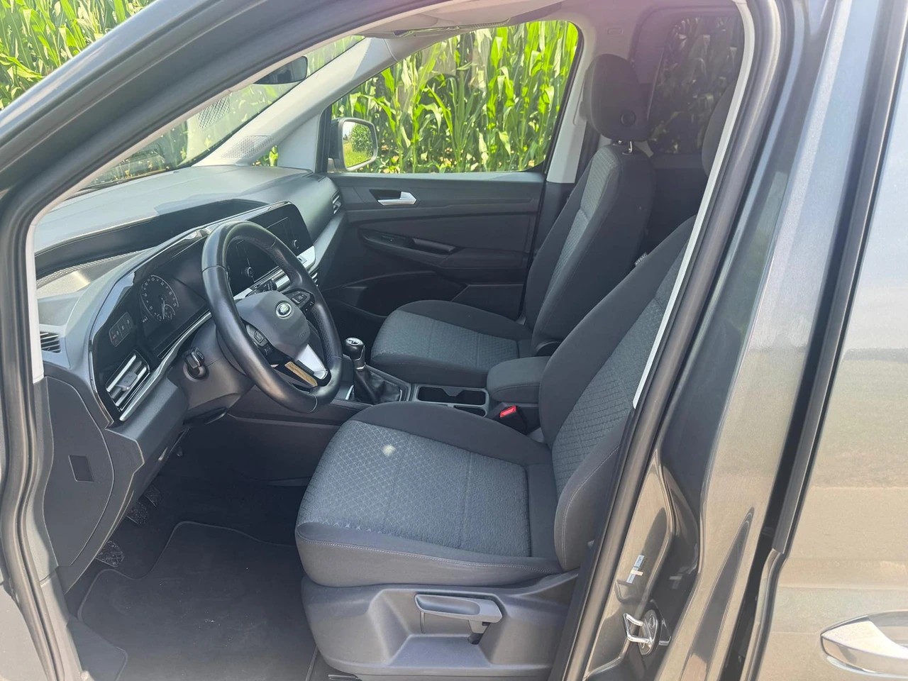 FORD Grand Tourneo Connect 2.0 EcoBlue Titanium 4x4 mit Anhängerkupplung und 7 Sitzen-image-8