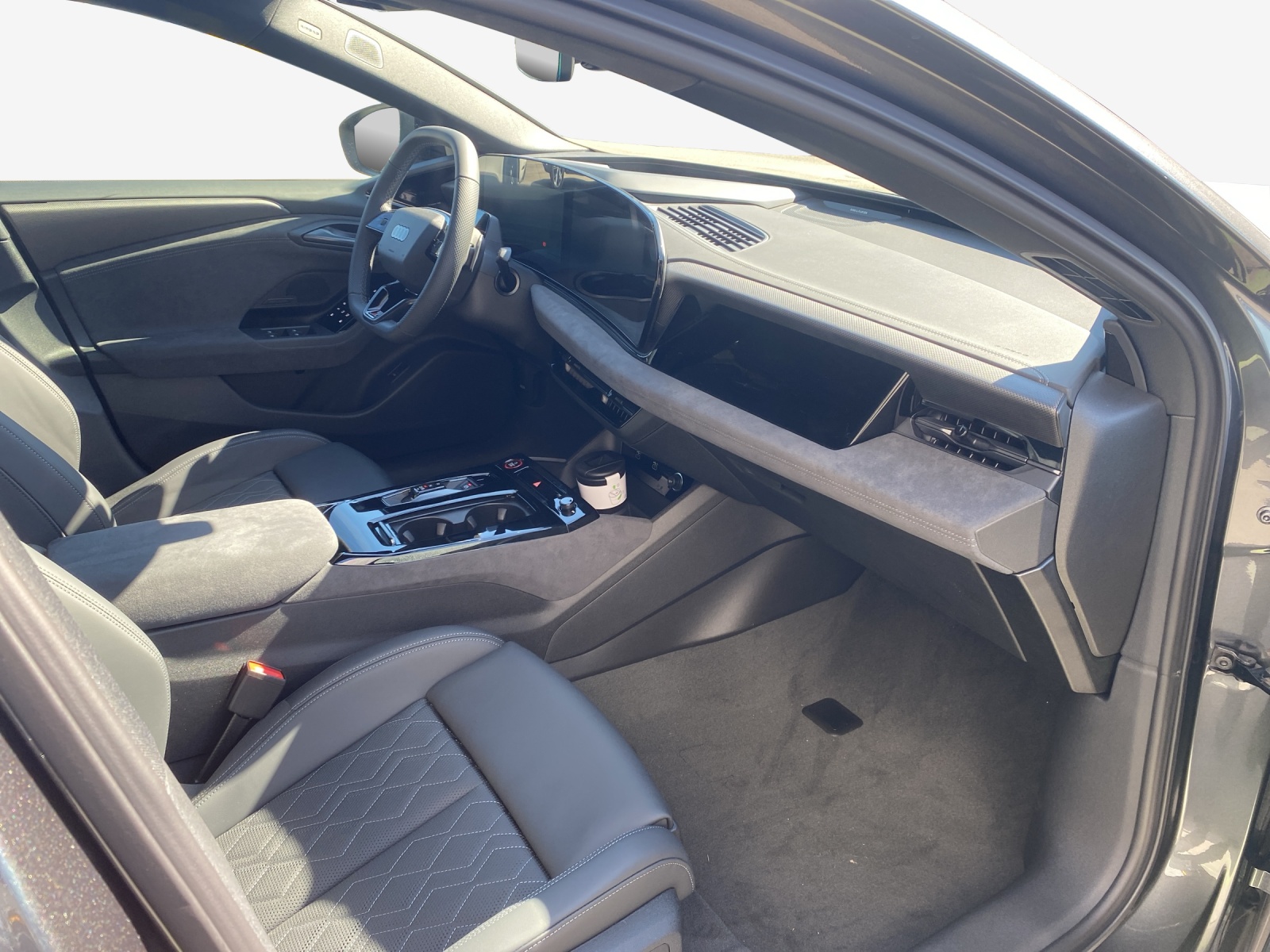 AUDI A6 Sportback e-tron quattro-image-13
