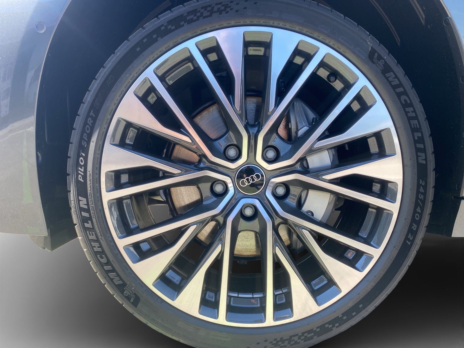 AUDI A6 Sportback e-tron quattro-image-15