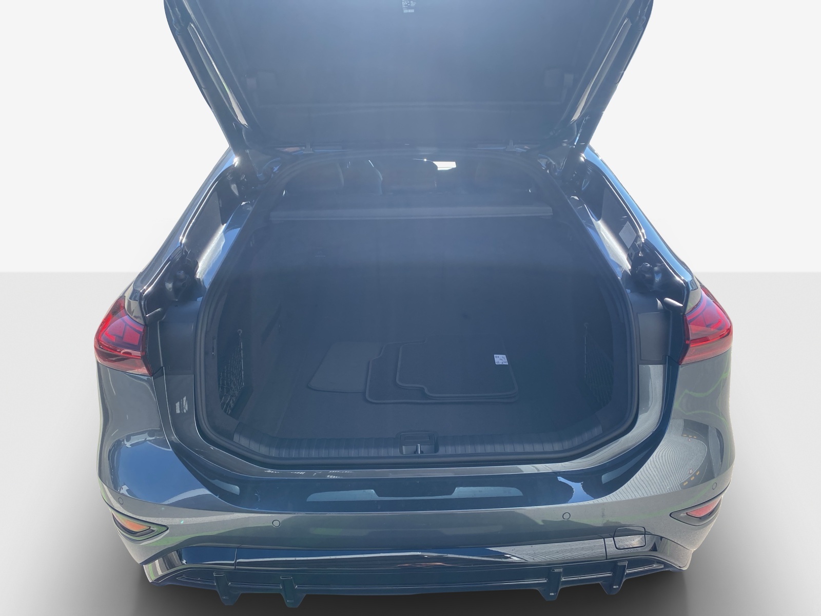 AUDI A6 Sportback e-tron quattro-image-12