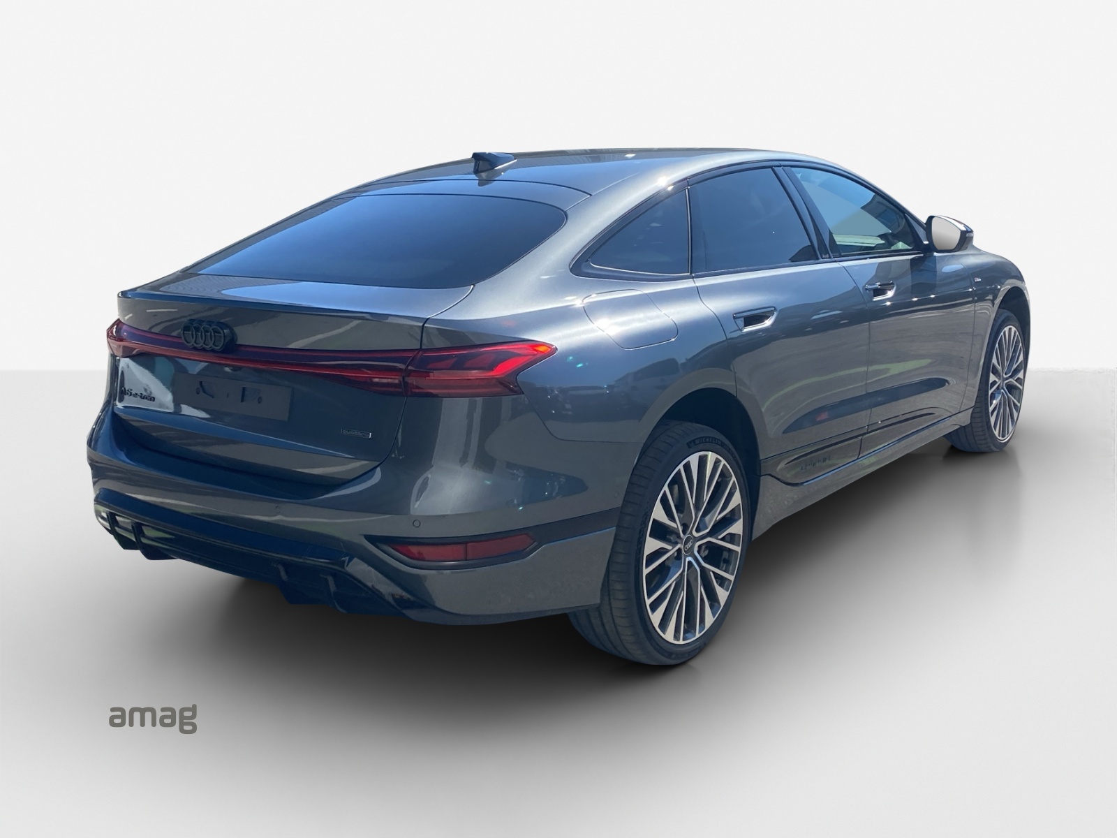 AUDI A6 Sportback e-tron quattro-image-4