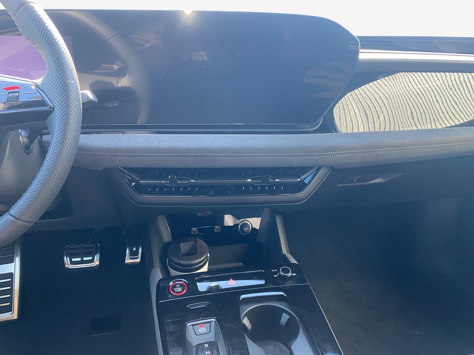 AUDI A6 Sportback e-tron quattro-image-10