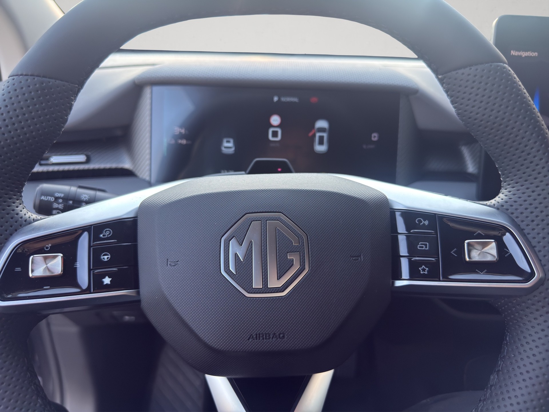 MG S5 EV 64kWh Luxury-image-15
