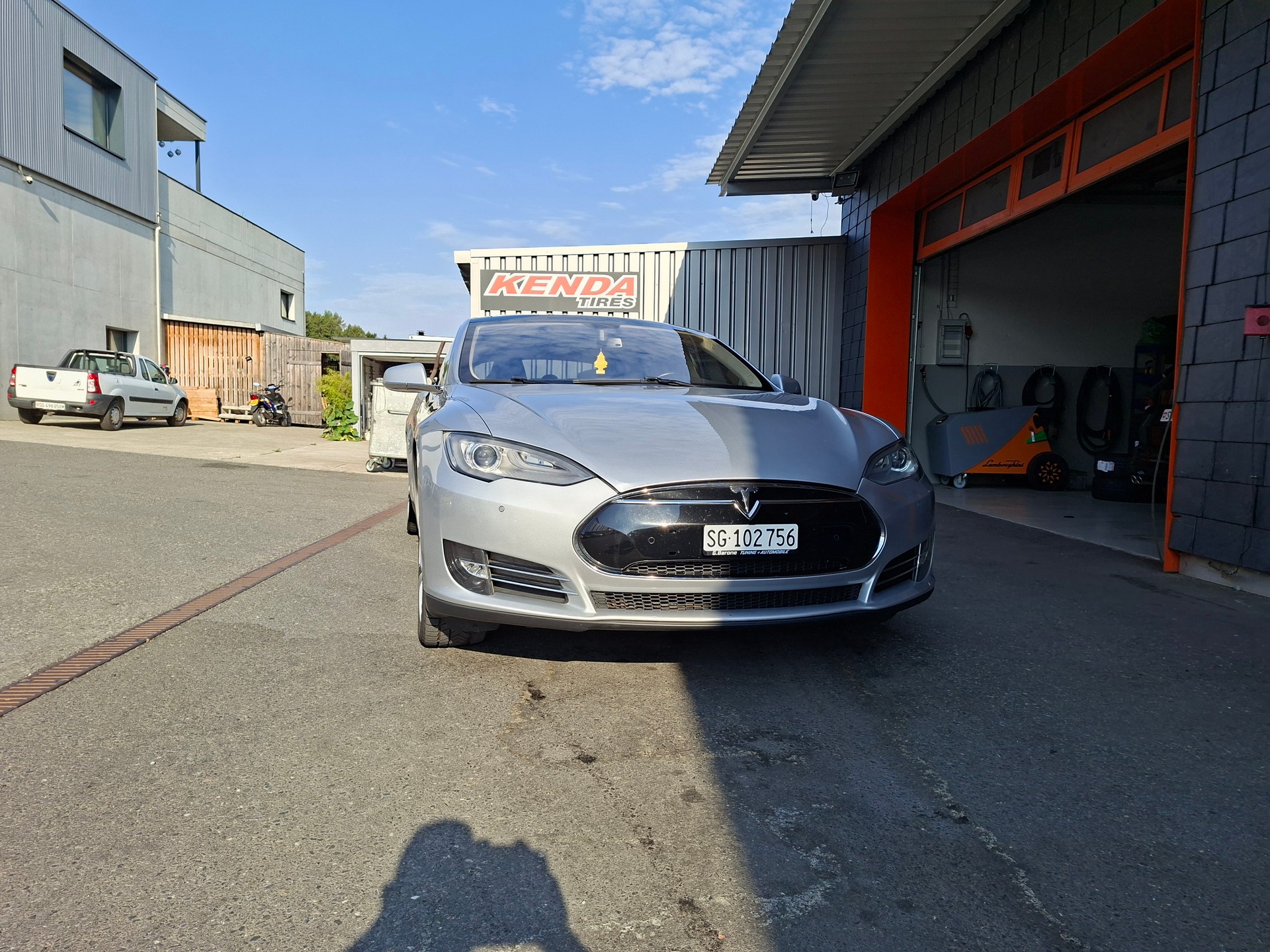 TESLA Model S 85-image-6